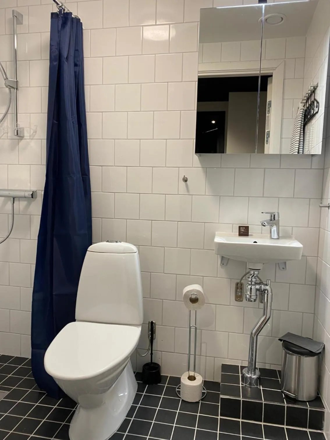 Toilet in Magnolia House Sollentuna