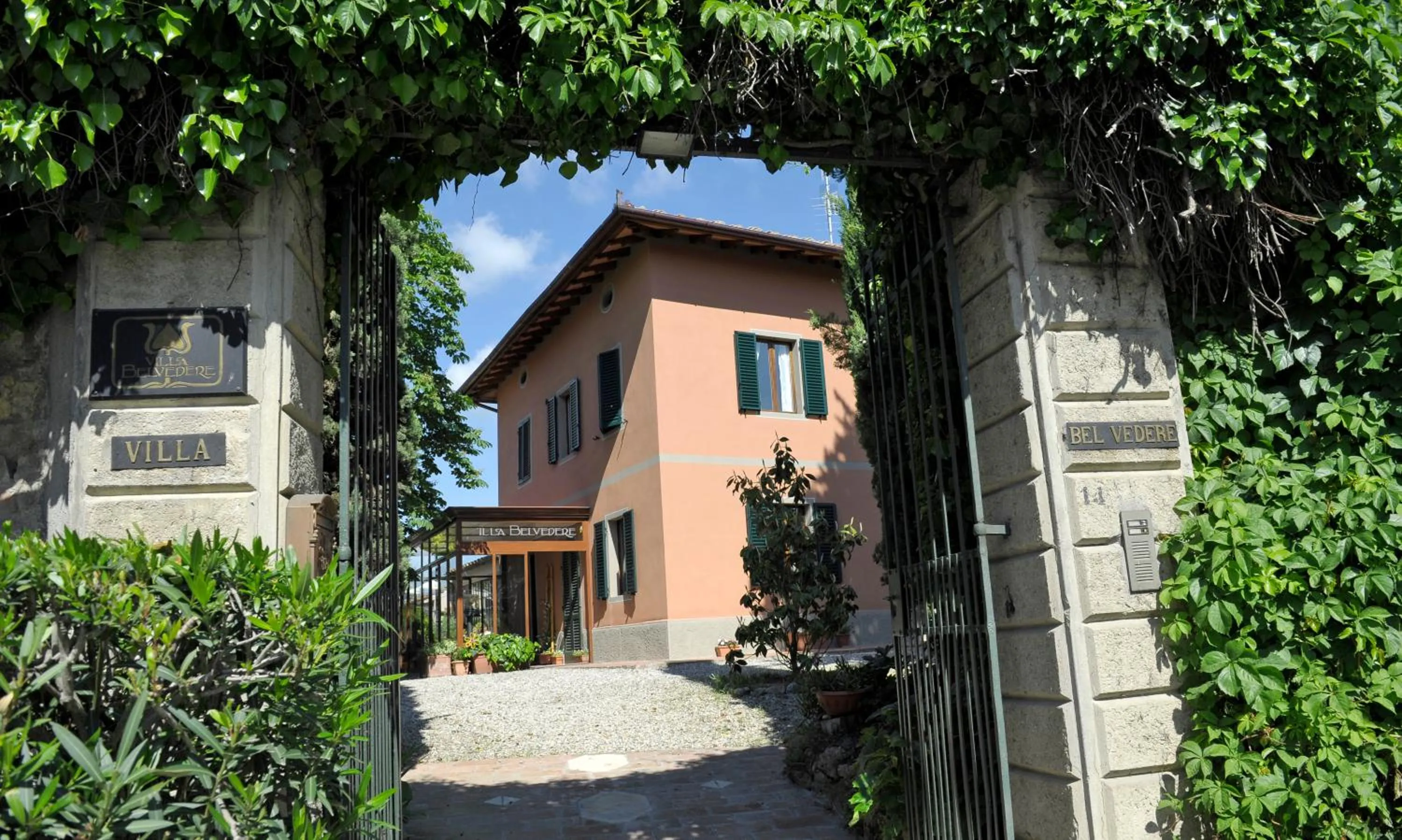 Facade/entrance in Hotel Villa Belvedere