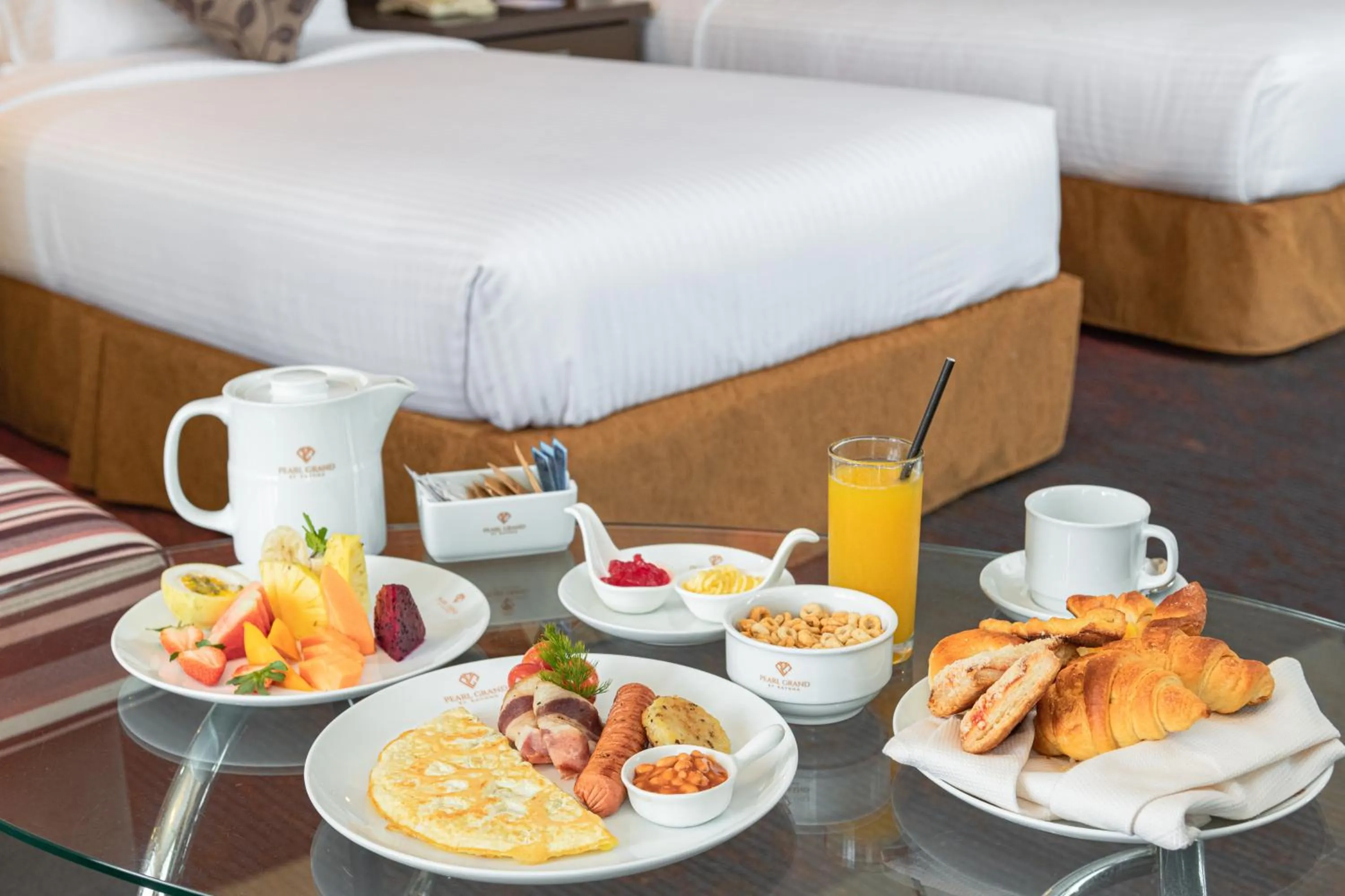 room service, Bed in Pearl Grand By Rathna