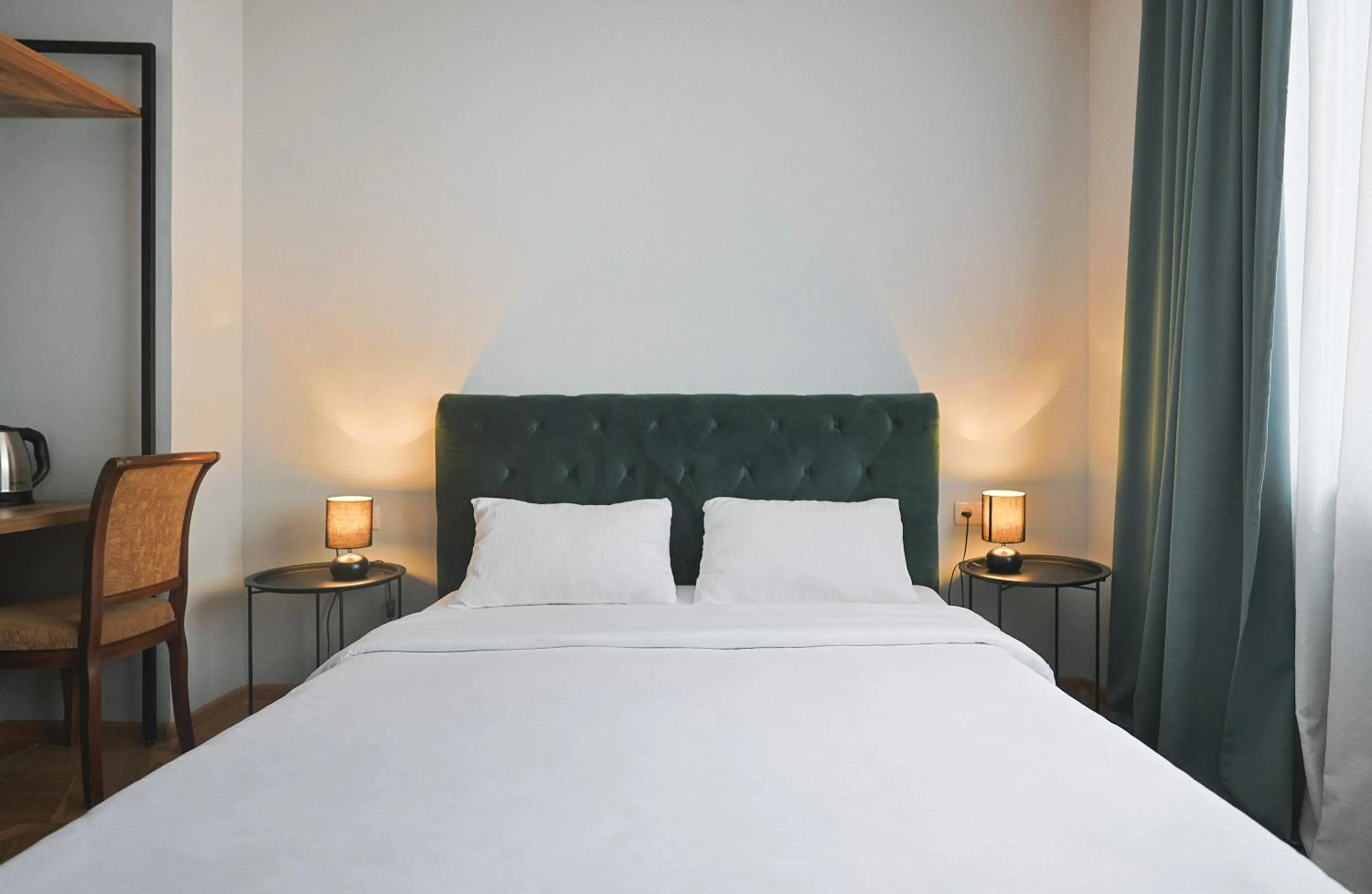 Bedroom, Bed in Hotel White House