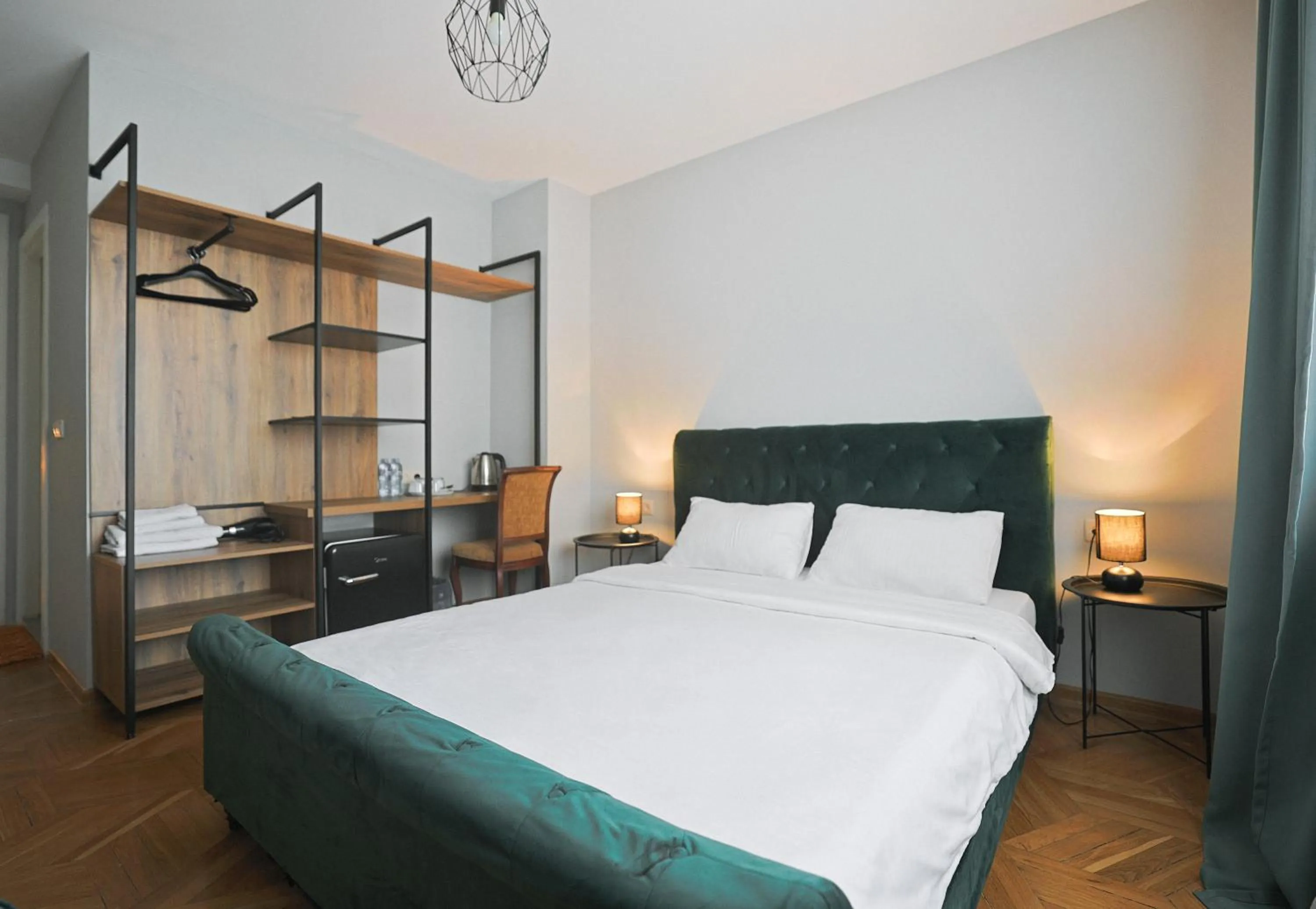 Bedroom, Bed in Hotel White House