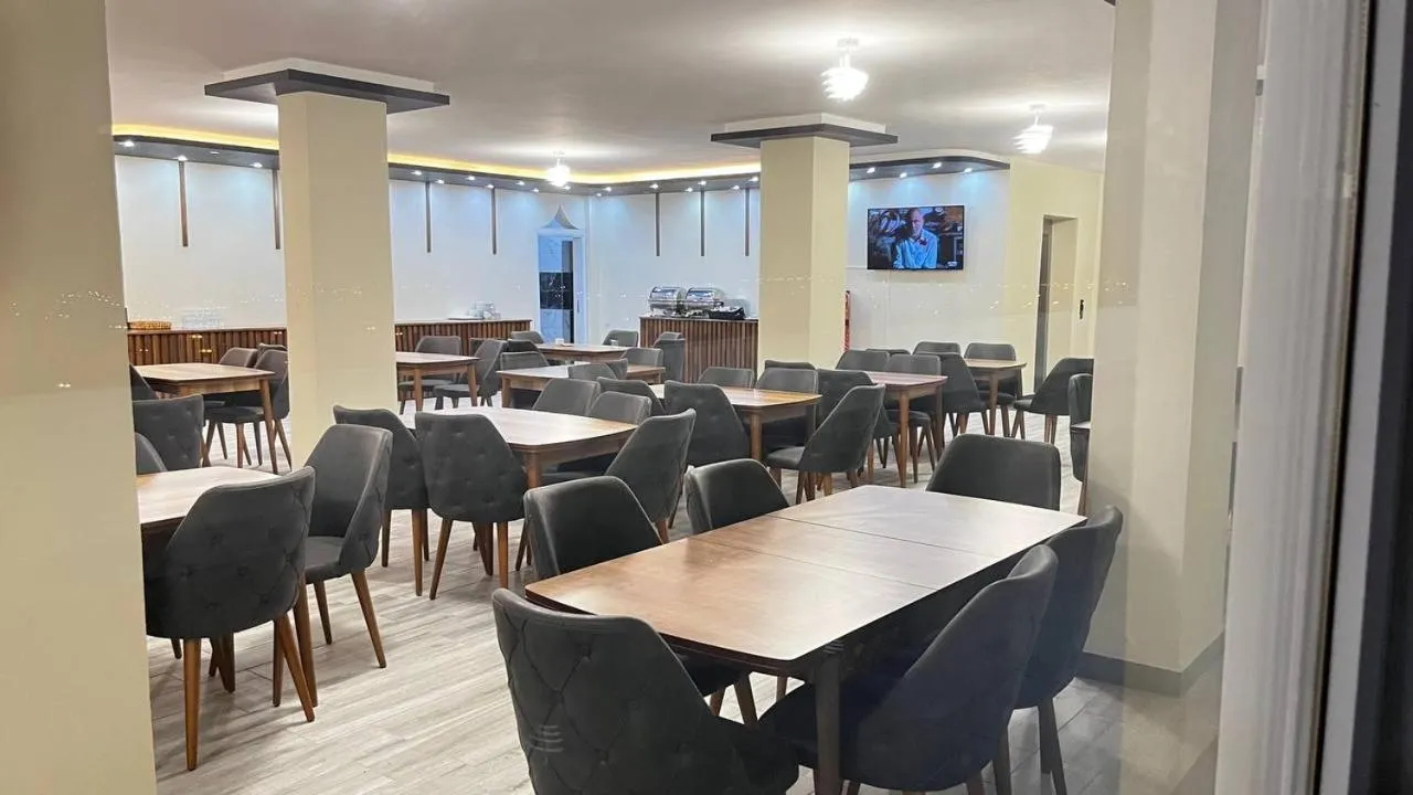 Restaurant/places to eat in ATLIHAN PLUS HOTEL