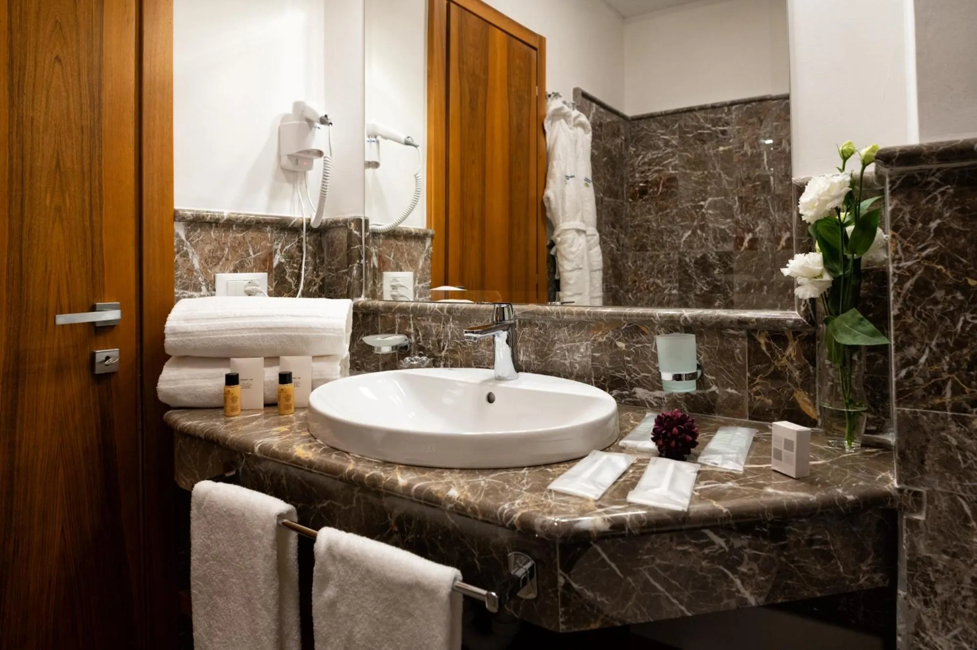 Bathroom in Taormina Park Hotel