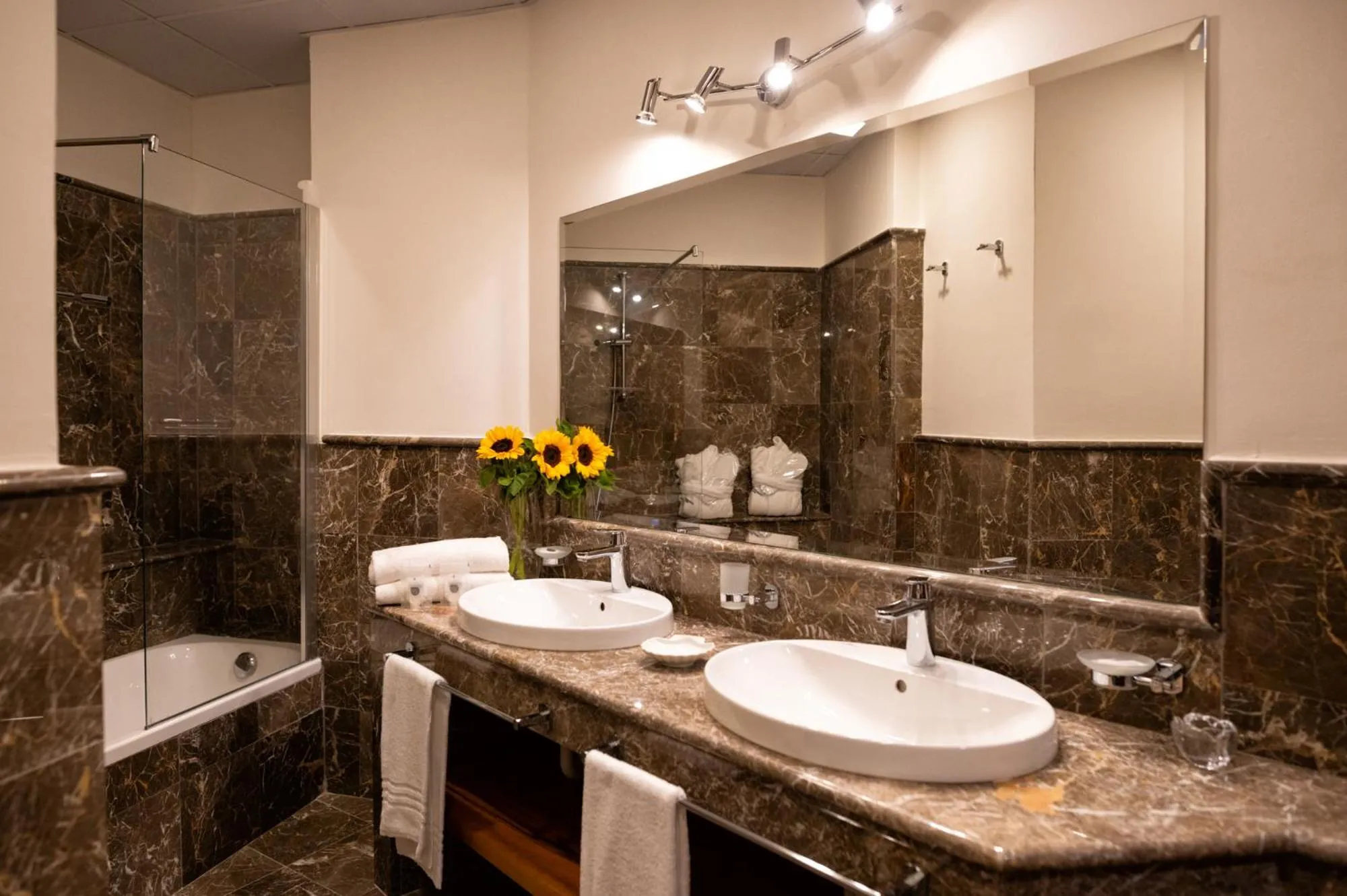 Bathroom in Taormina Park Hotel