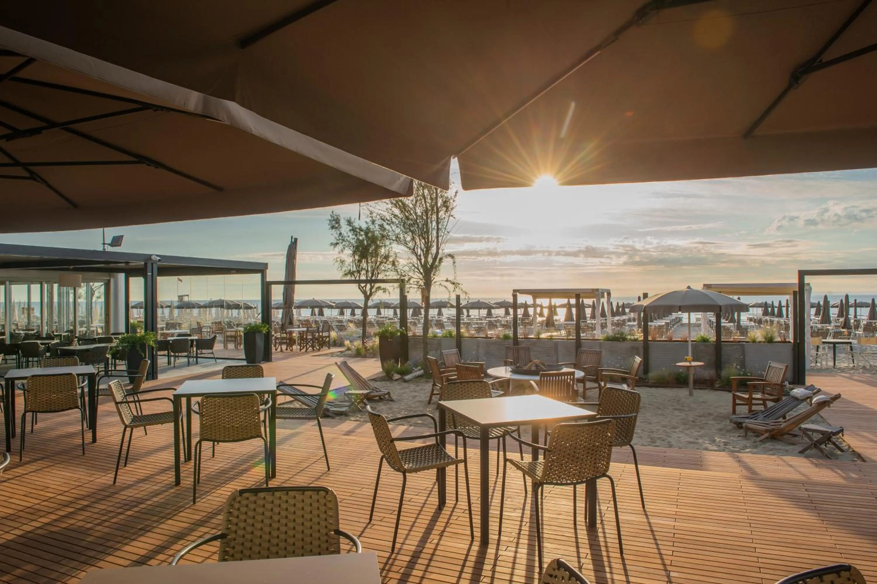 Restaurant/places to eat in Hotel Majestic