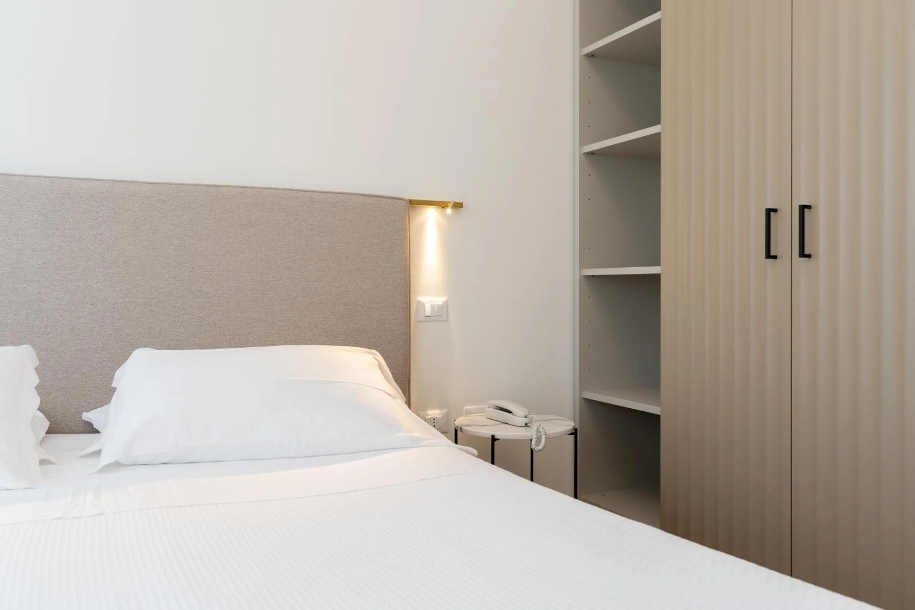 Bedroom, Bed in Hotel Majestic