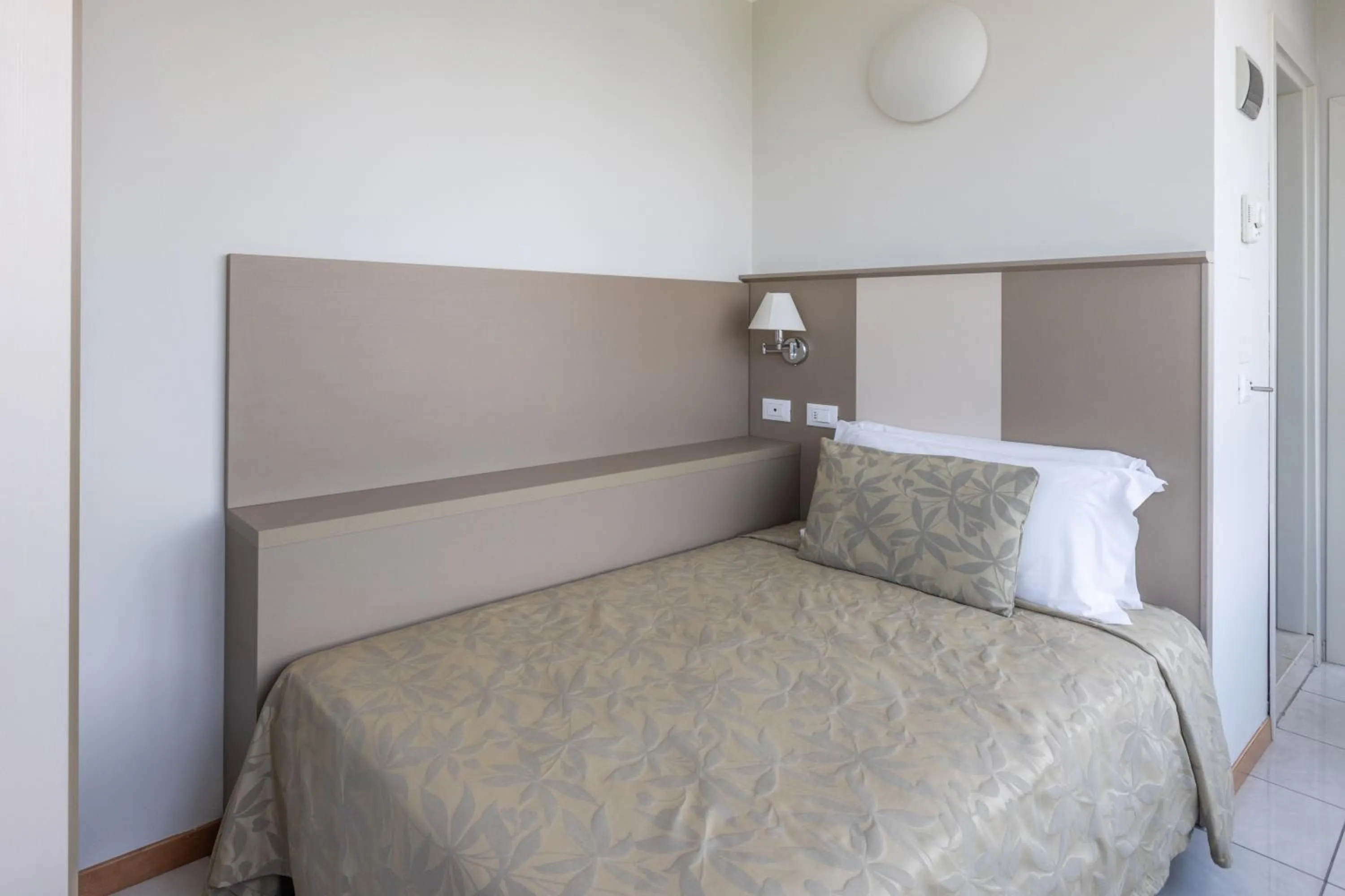 Bedroom, Bed in Hotel Cristallo