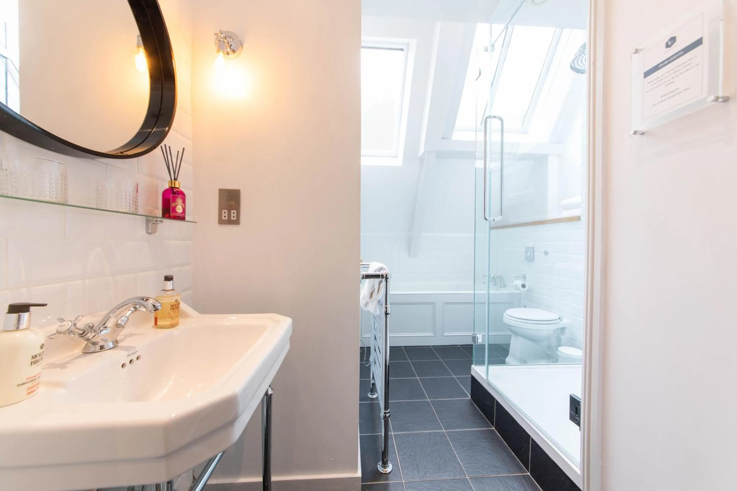 Bathroom, Bed in Linton Collection - 28 North Bridge