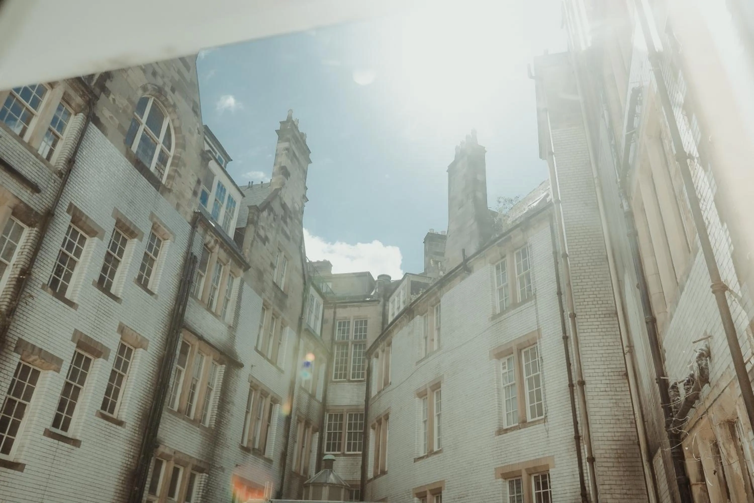 Inner courtyard view in Linton Collection - 28 North Bridge