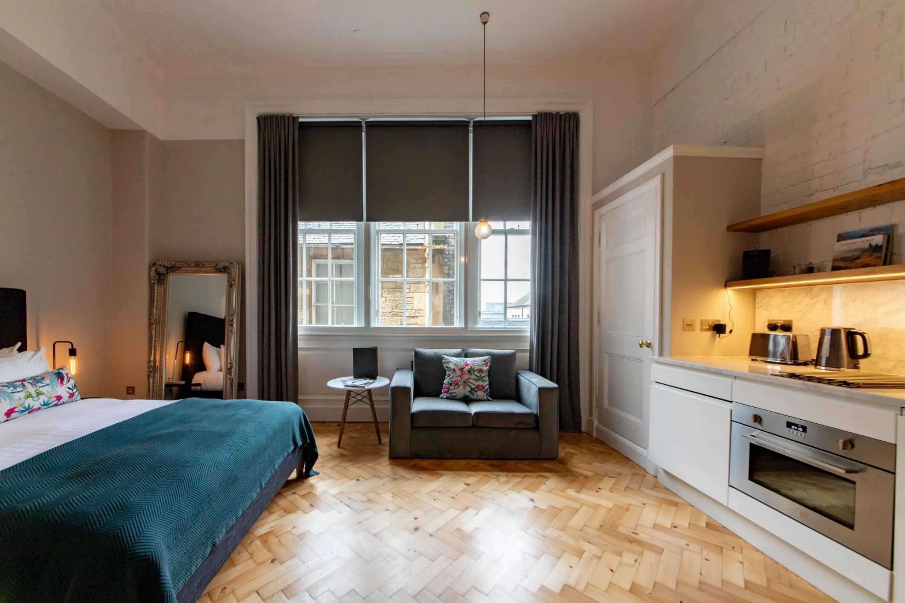 Kitchen or kitchenette, Bed in Linton Collection - 28 North Bridge