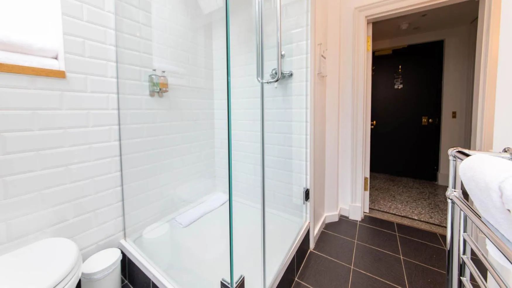 Toilet in Linton Collection - 28 North Bridge