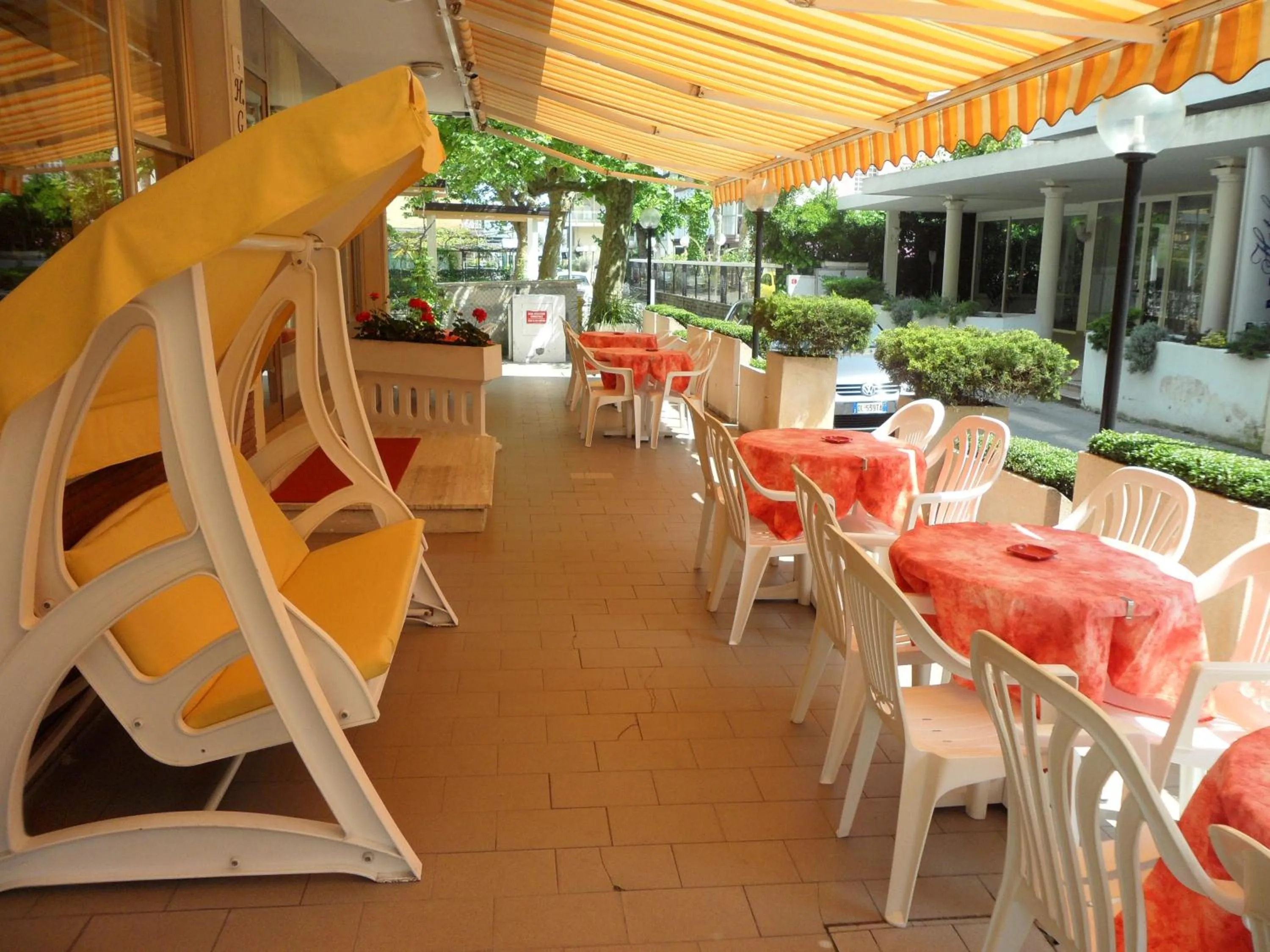 Patio in Hotel Galileo