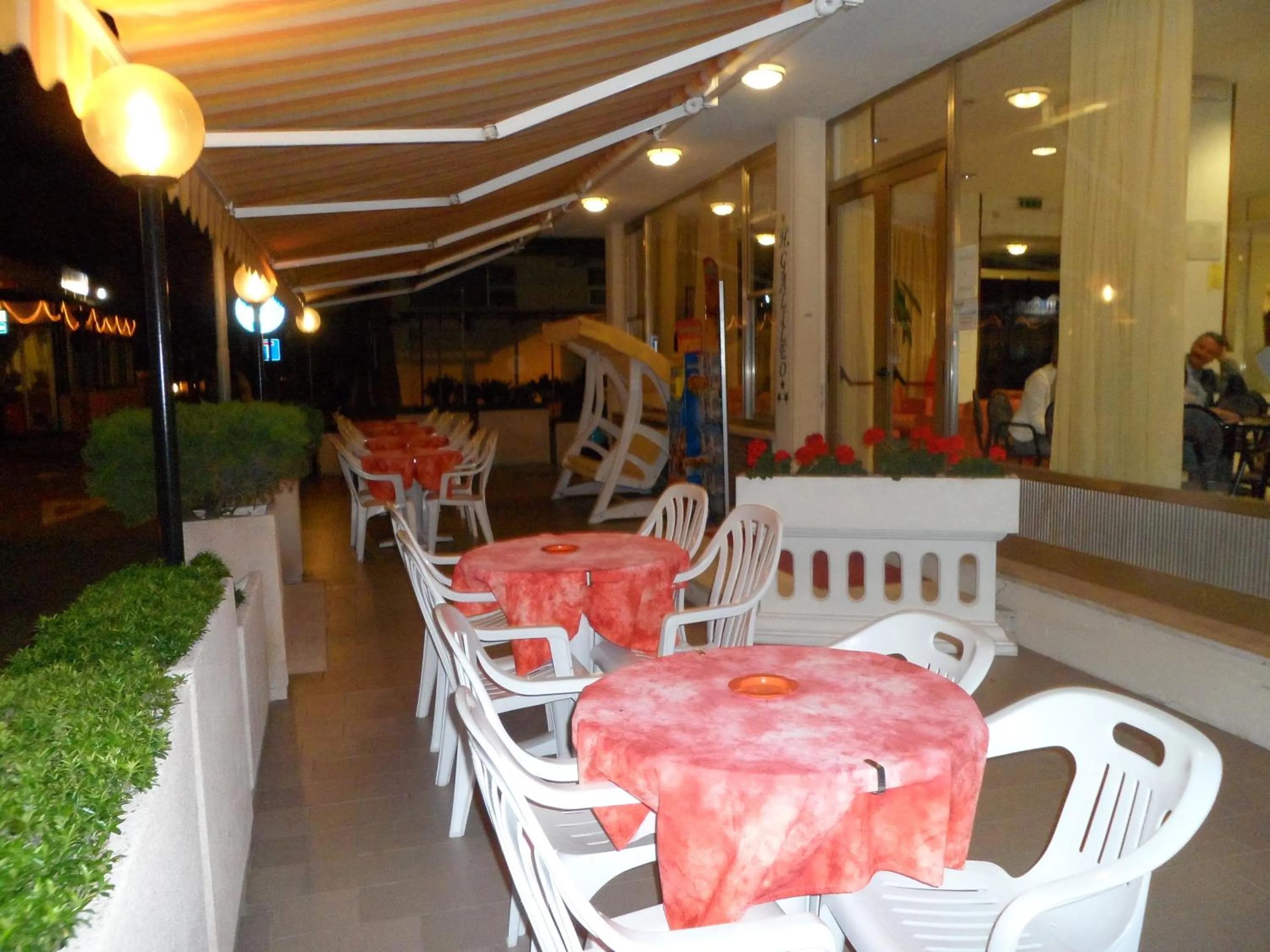 Facade/entrance in Hotel Galileo