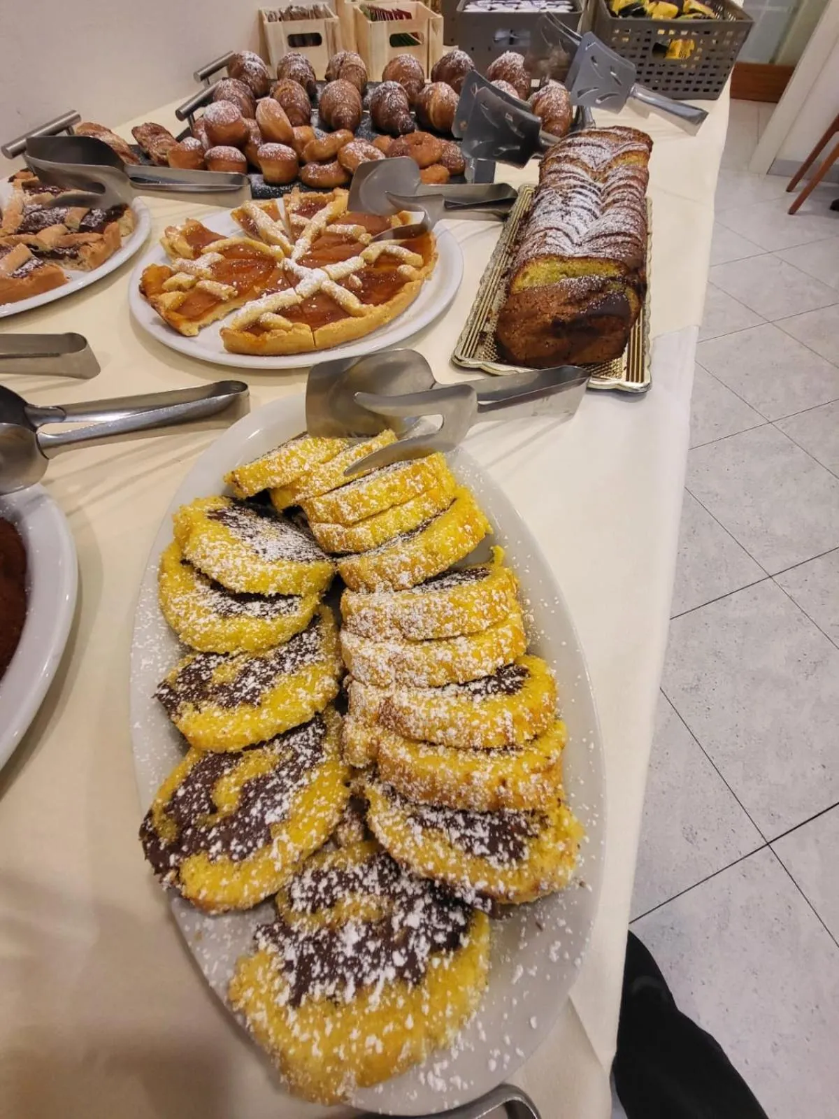 Breakfast in Hotel Savana