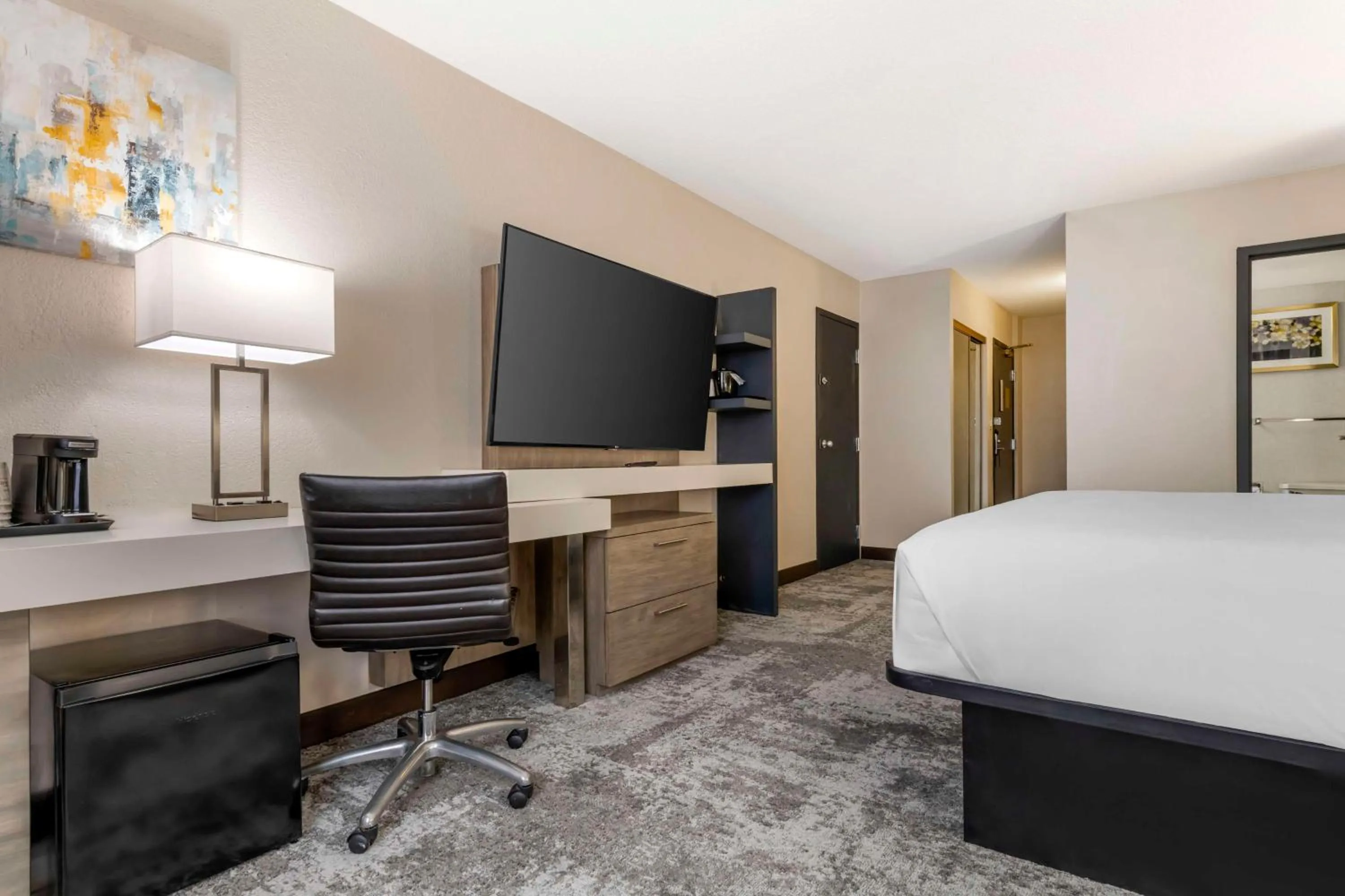 Bedroom, Bed in Best Western Brooklyn Center Hotel & Conference Center