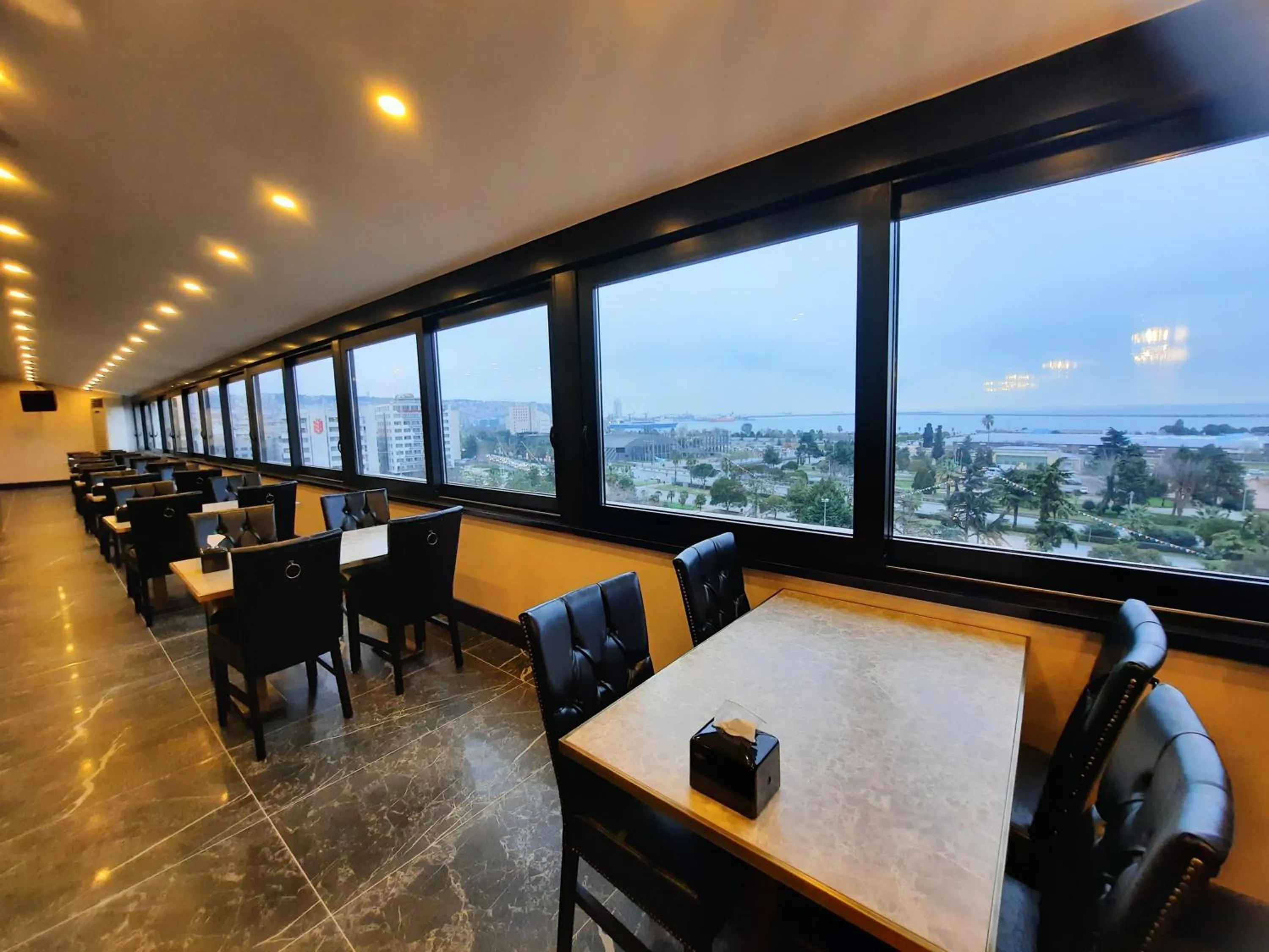 Restaurant/places to eat in BM HOTEL City