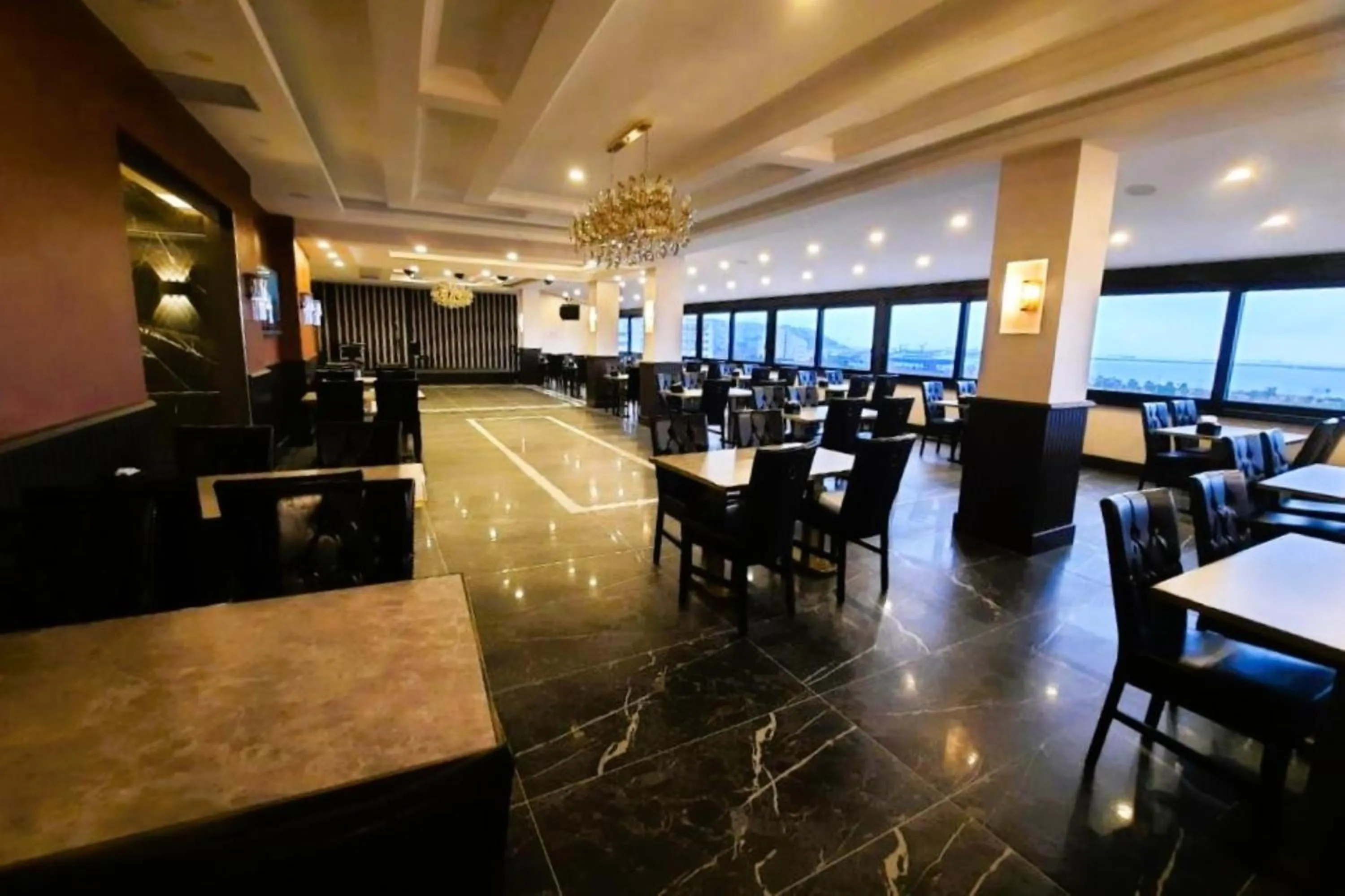 Restaurant/places to eat in BM HOTEL City
