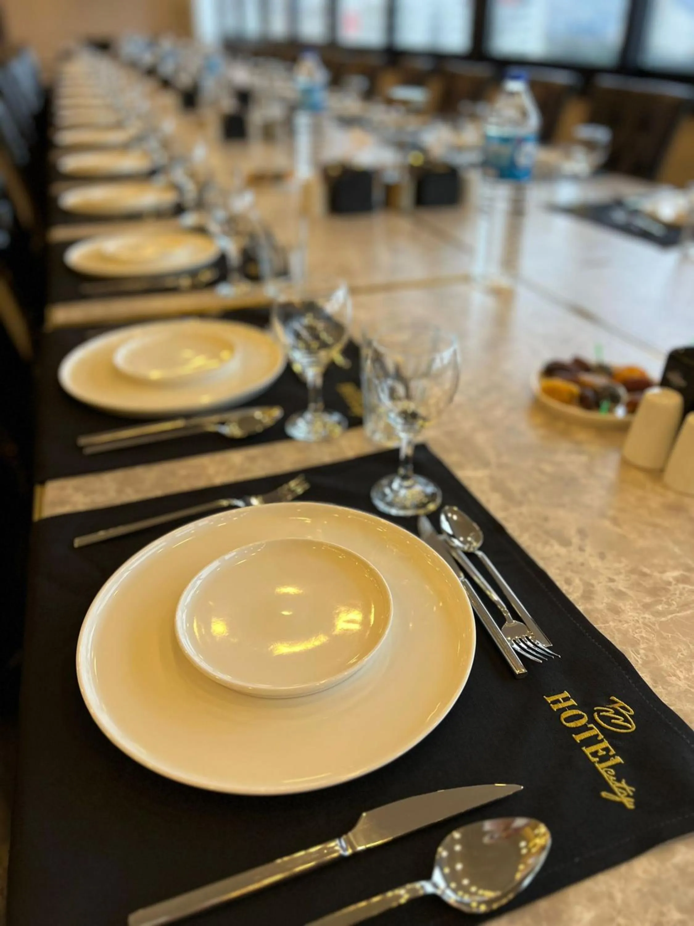 Restaurant/places to eat in BM HOTEL City