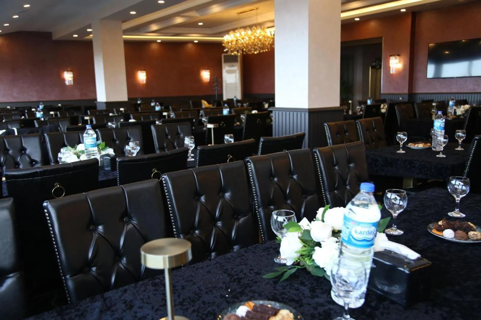 Restaurant/places to eat in BM HOTEL City