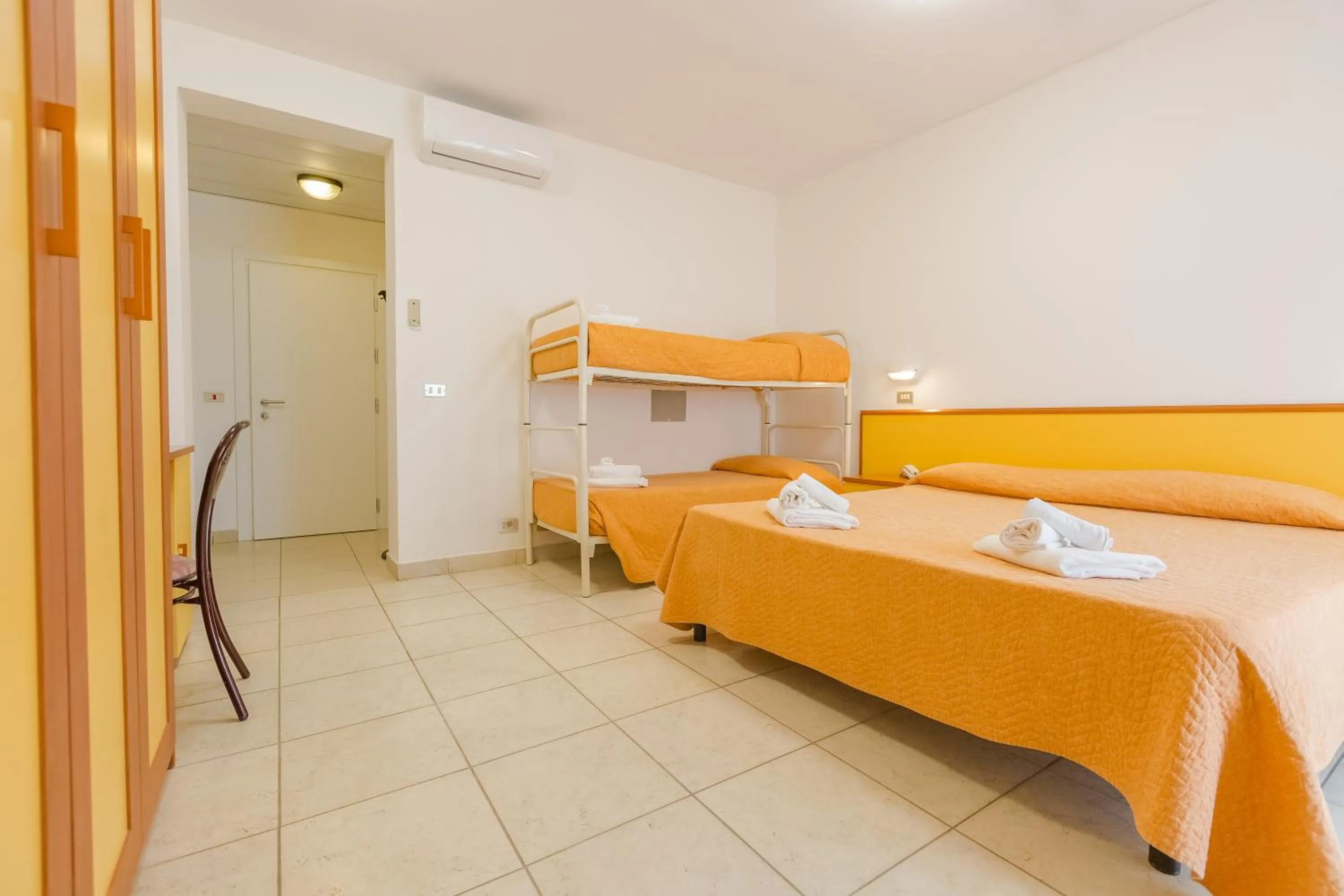 bunk bed, Bed in Hotel Marylise