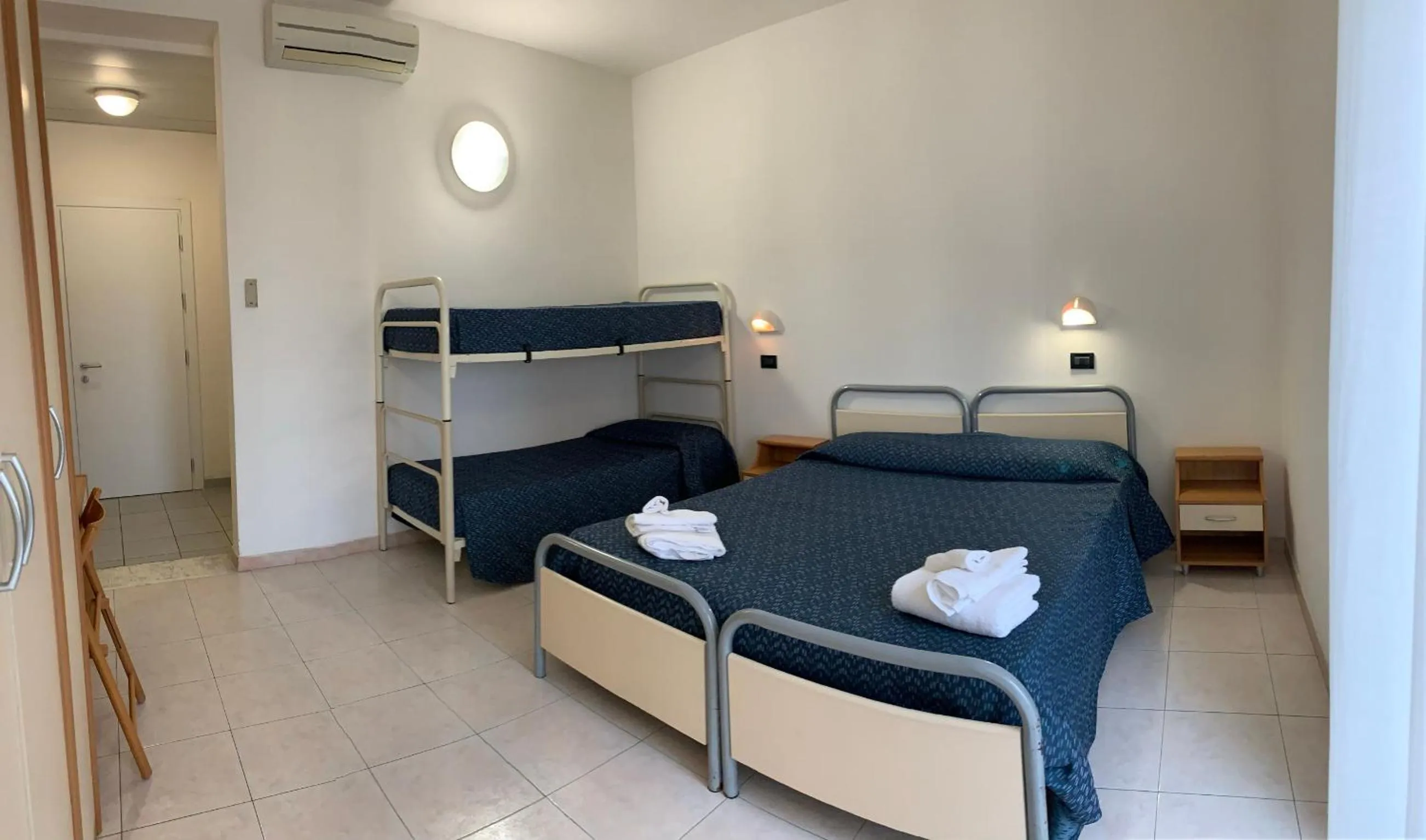 bunk bed, Bed in Hotel Marylise