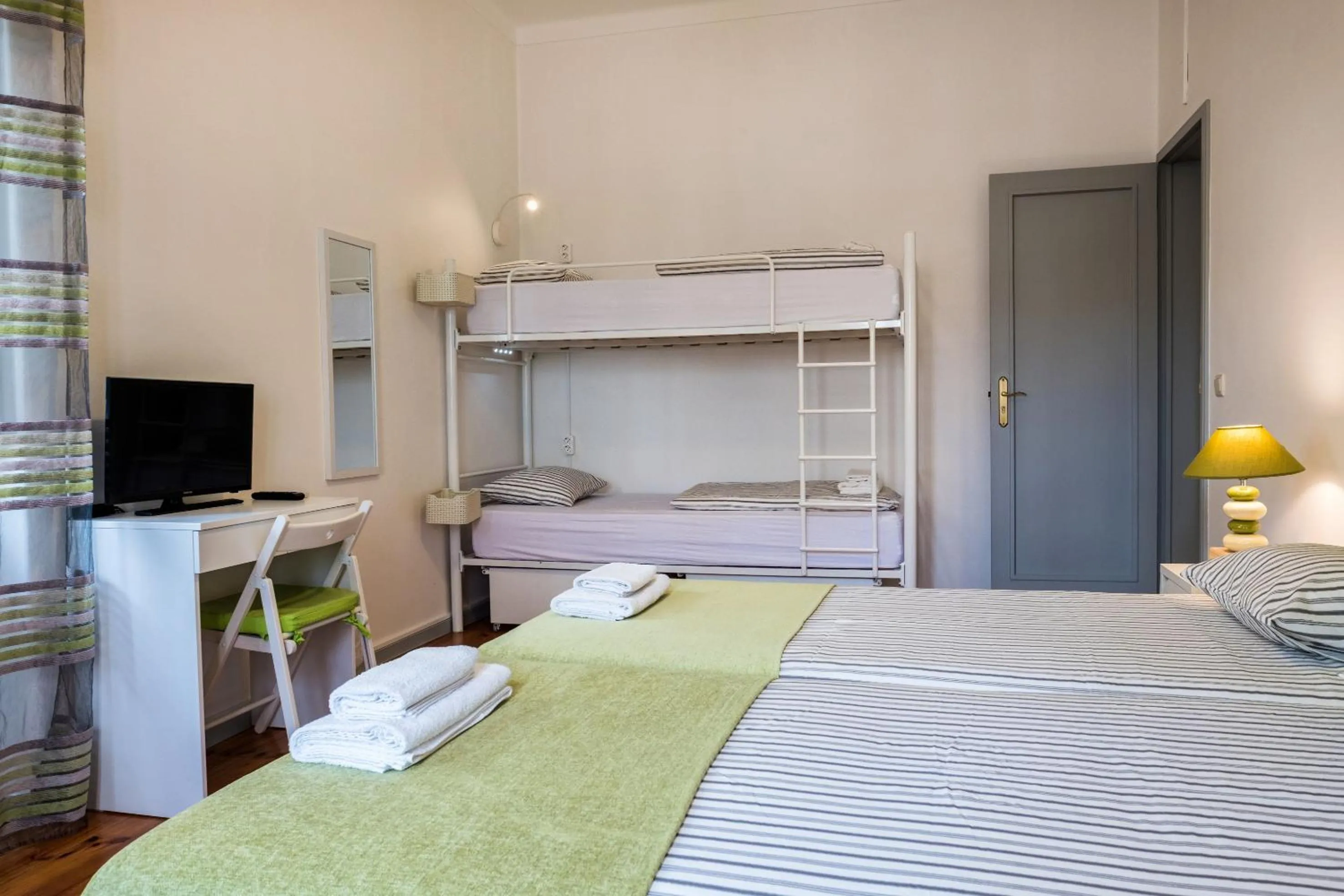 Bed in Loulé Coreto Hostel