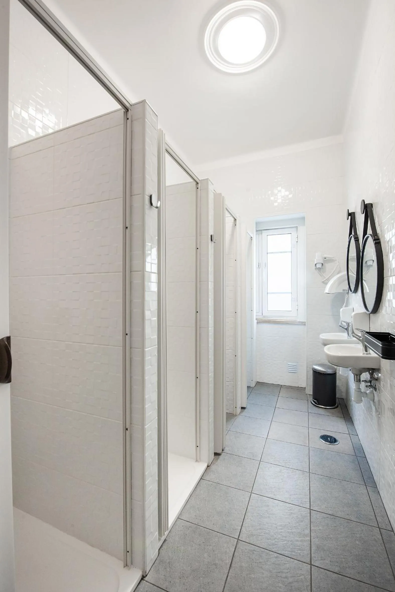 Bathroom in Loulé Coreto Hostel