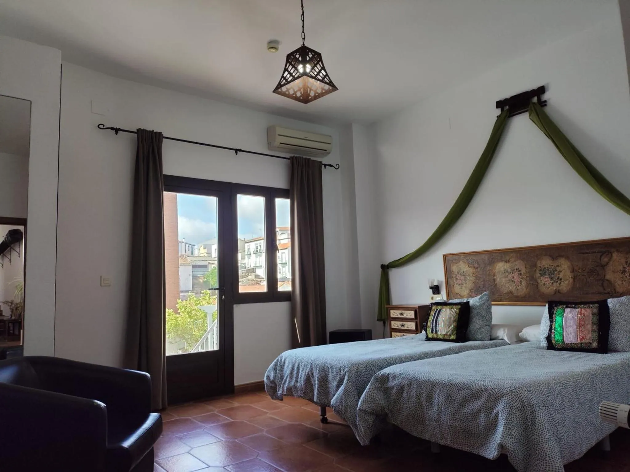 Bed in Hotel Rural La Posada de las Cigüeñas