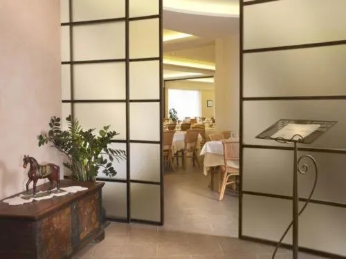 Restaurant/places to eat in Hotel Italia
