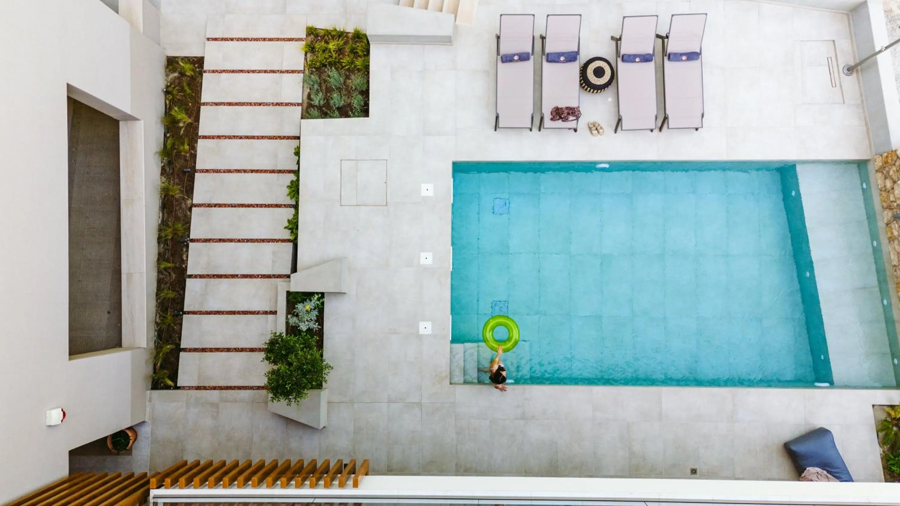 Swimming pool in Funtuki Seaside Apartments