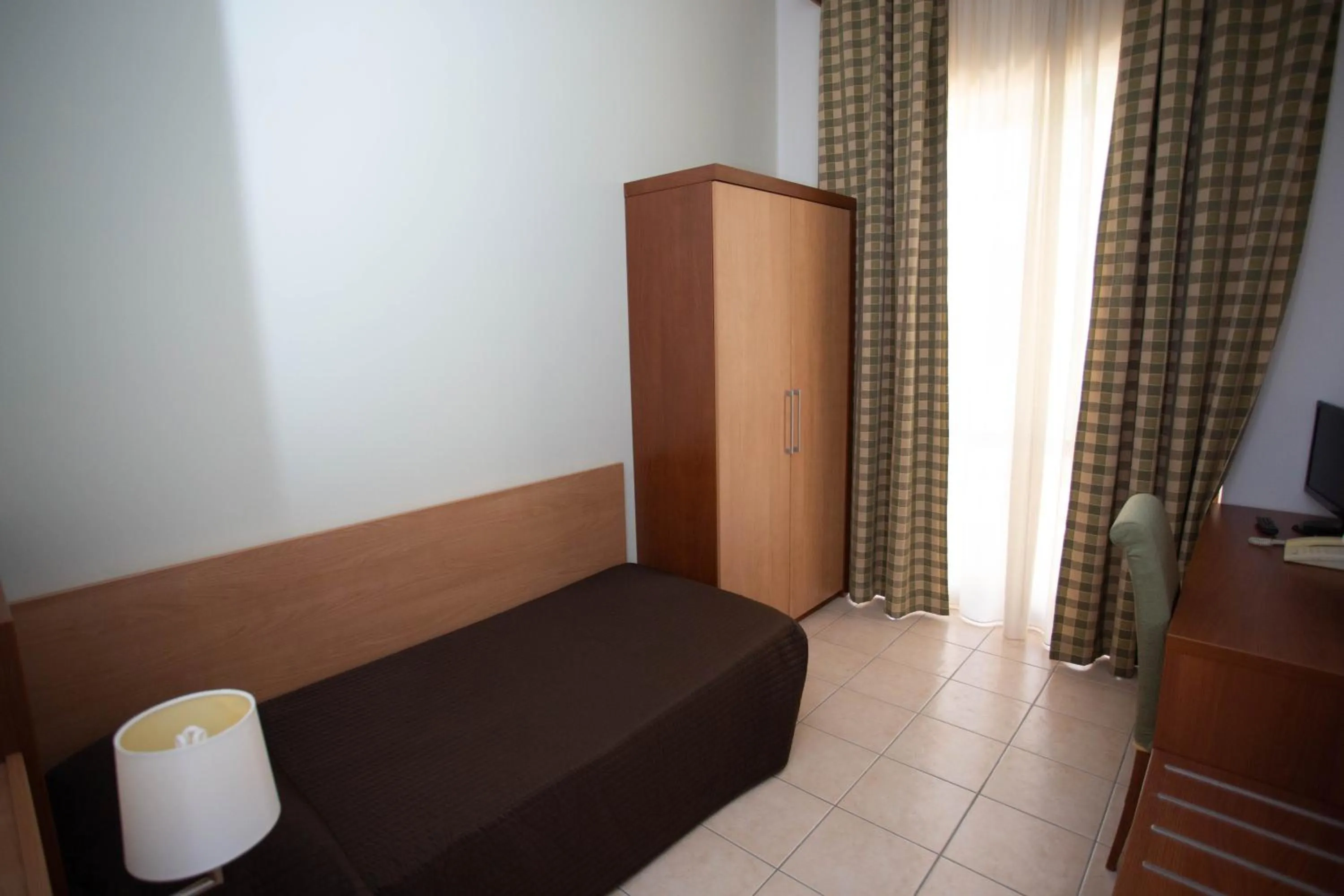 Bedroom, Bed in Hermes Hotel