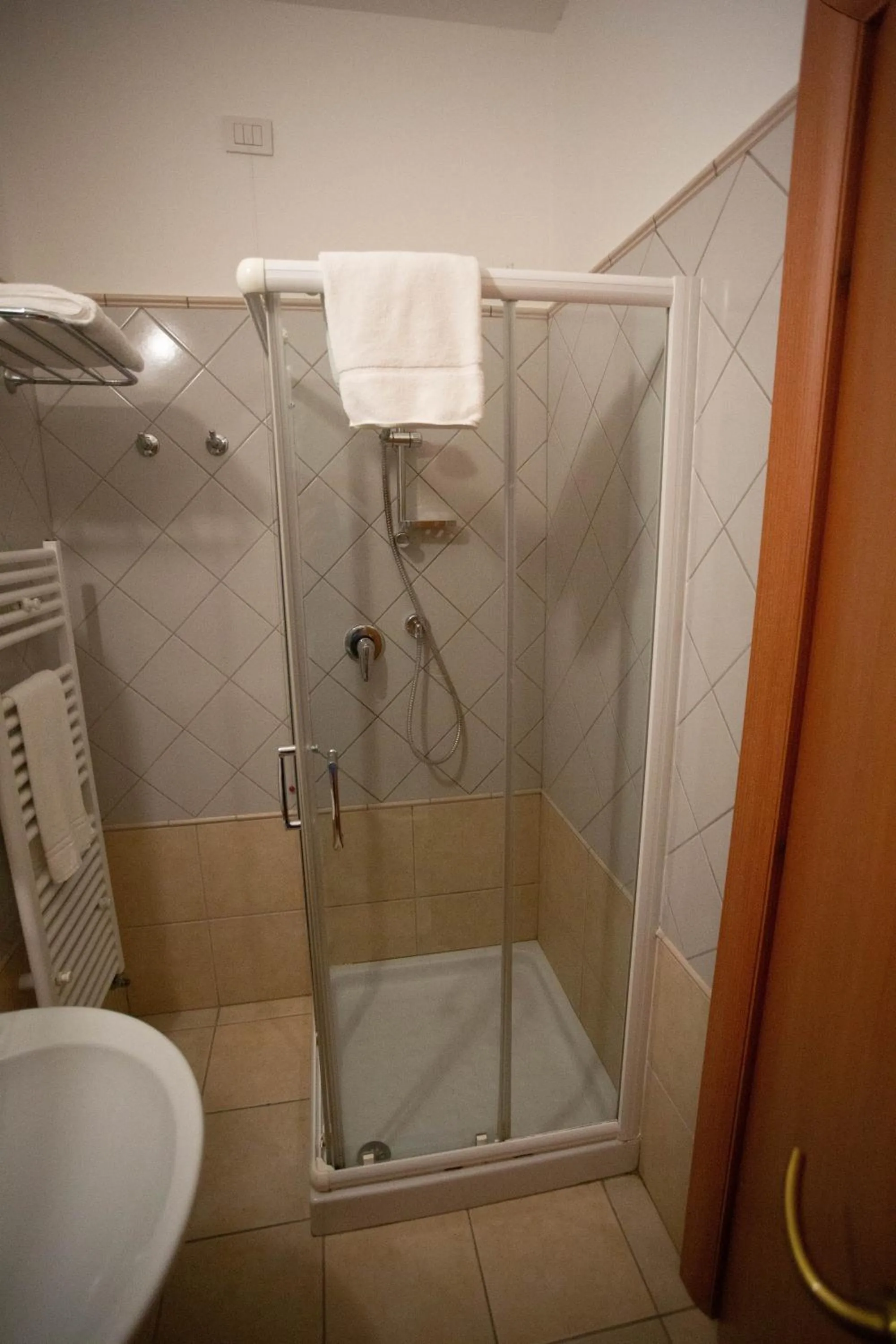Shower in Hermes Hotel