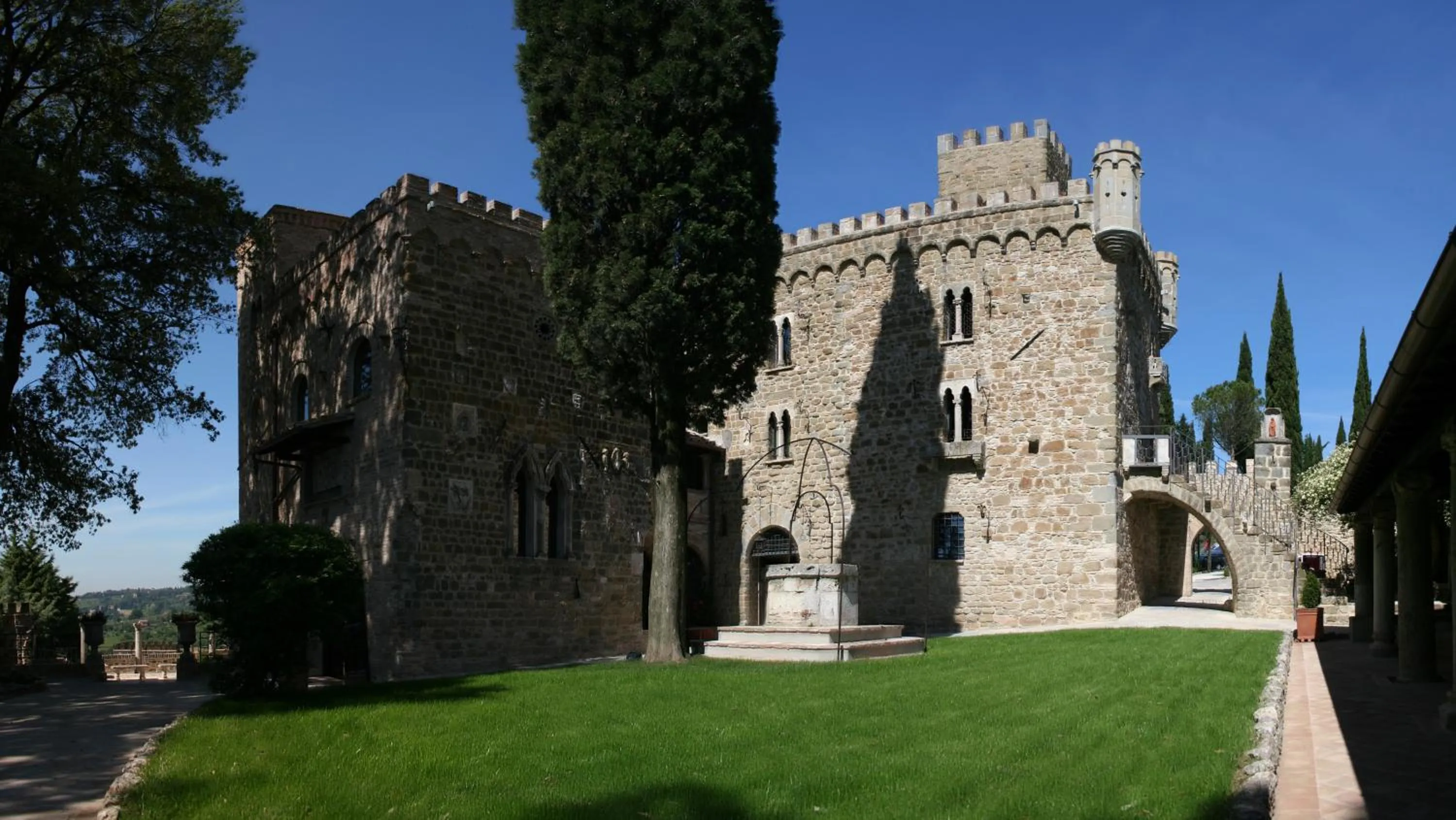 Facade/entrance in Castello Di Monterone