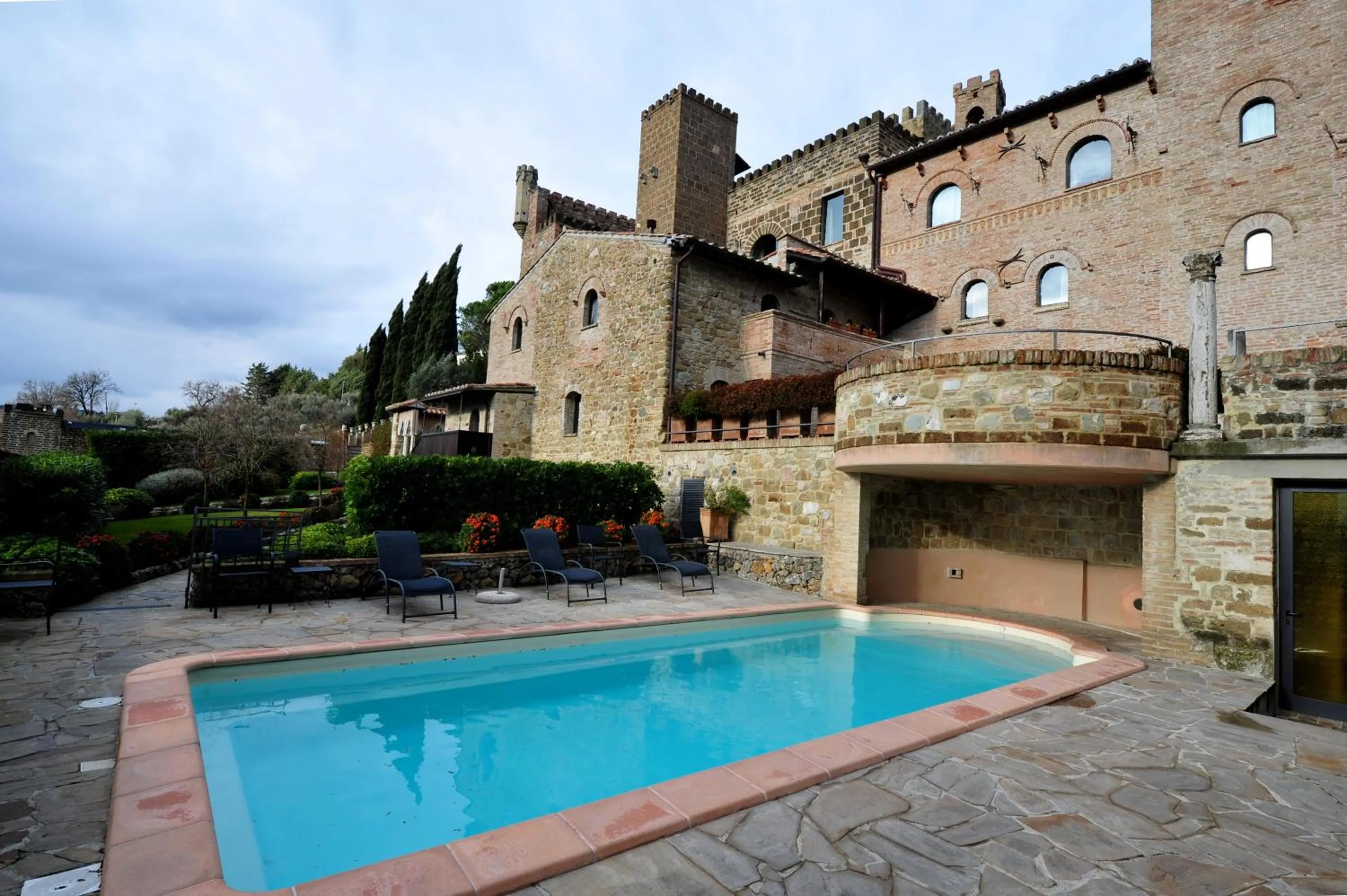 Swimming pool in Castello Di Monterone