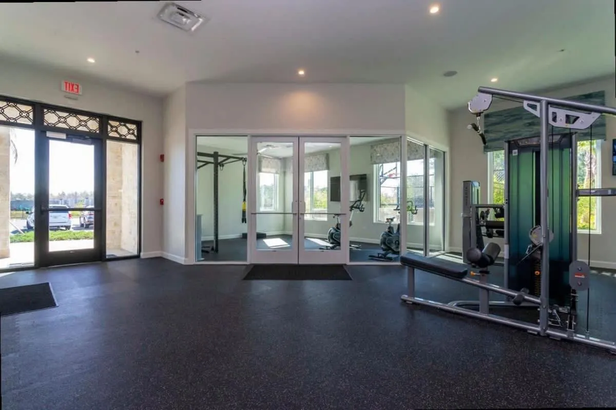 Stunning Family Friendly 5 Bd w/ Pool Close to Disney @ Storey Lake 4242