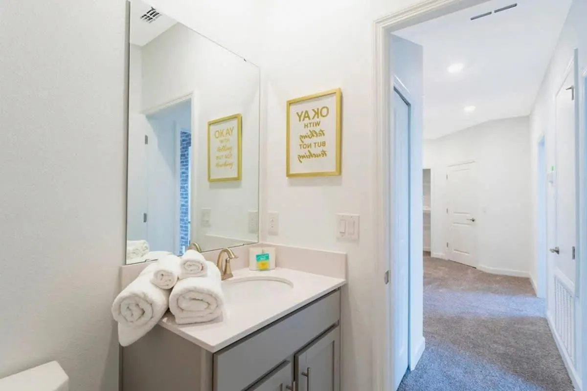 Stunning Family Friendly 5 Bd w/ Pool Close to Disney @ Storey Lake 4242