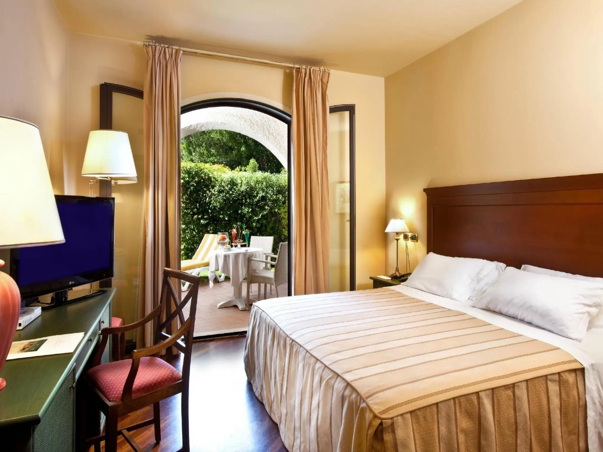 Bed in Grand Hotel Baia Verde