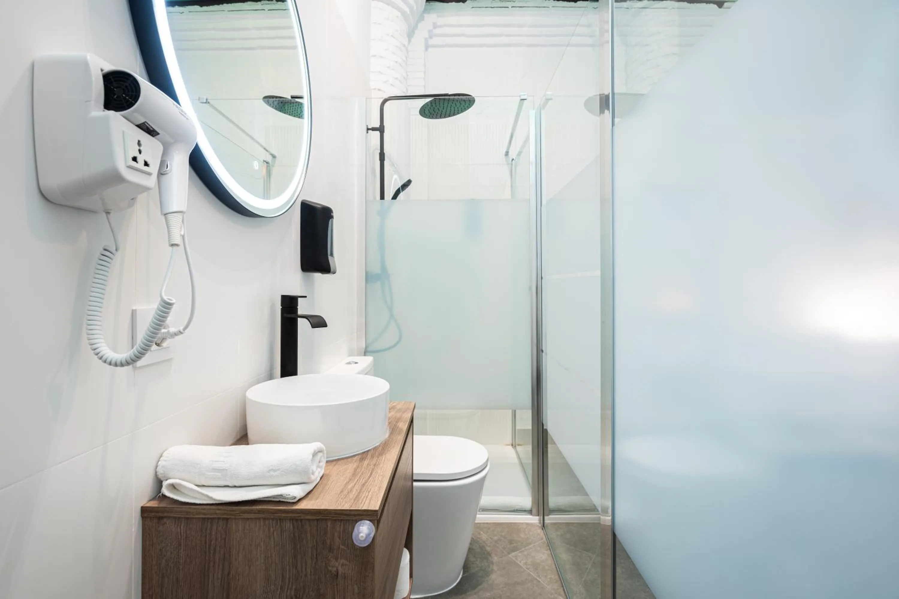 Bathroom in Hotel Kuve Marbella