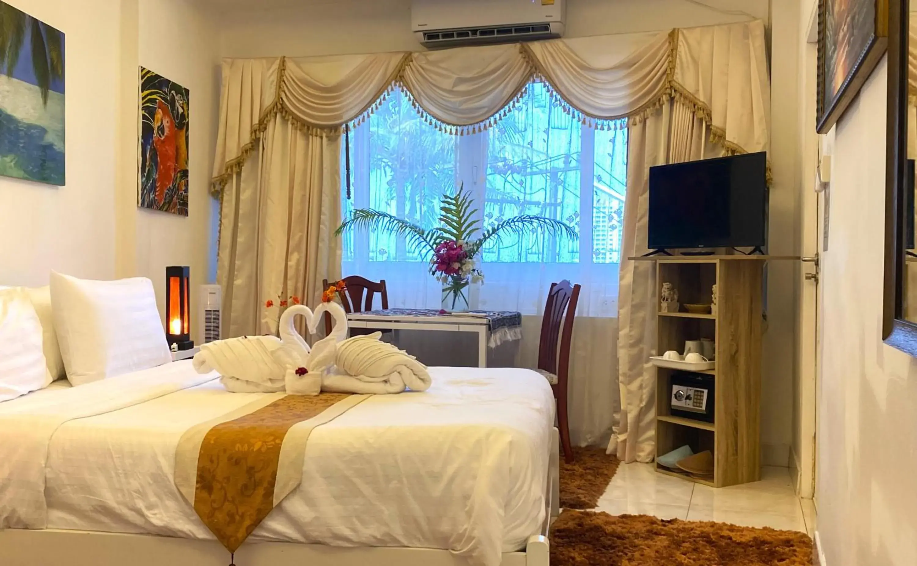 Queen Room with Sea View in OASIS VILLA Karon Beach Queen Room with Sea View in OASIS VILLA Karon Beach