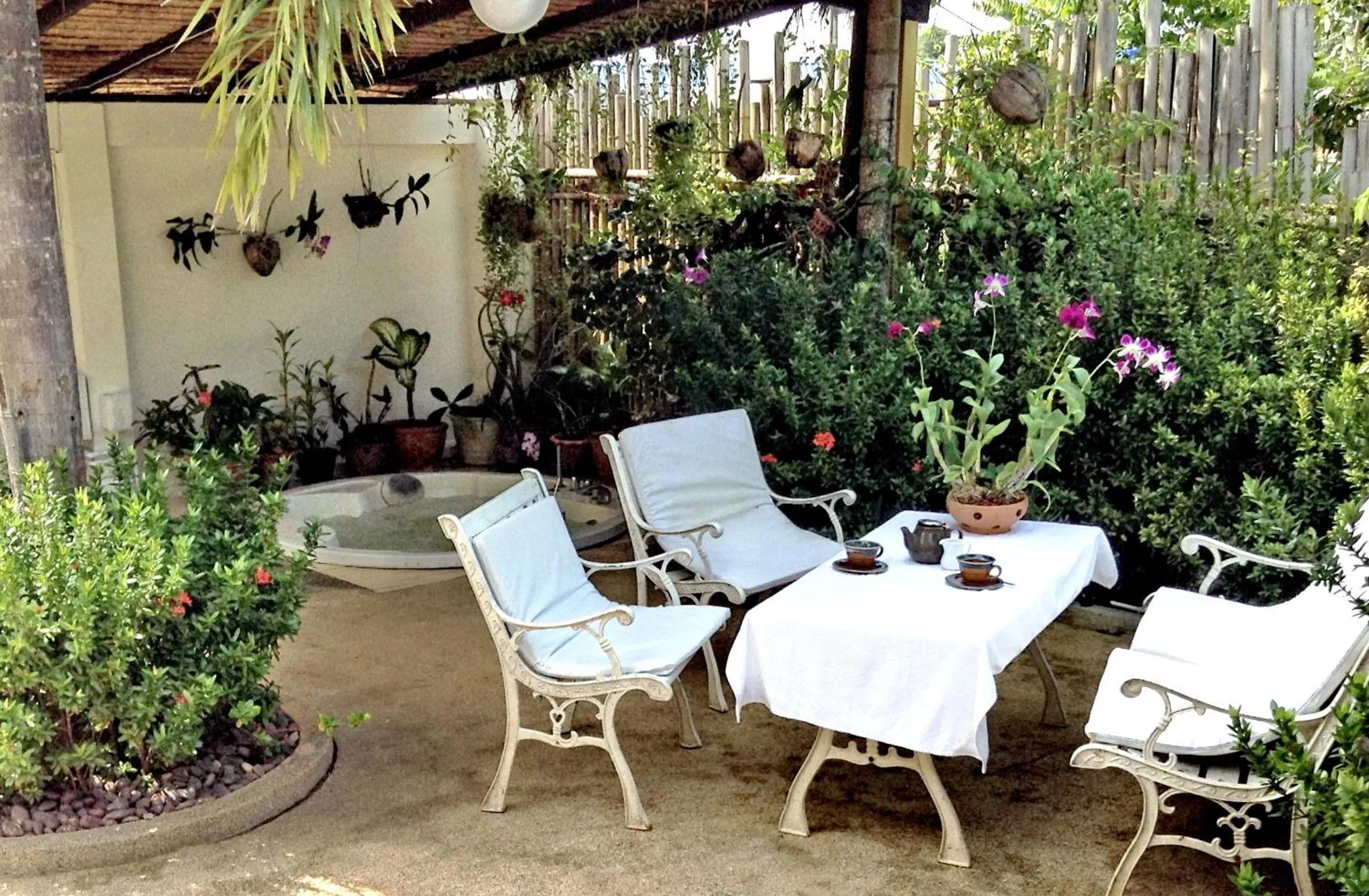 Garden in OASIS VILLA Karon Beach