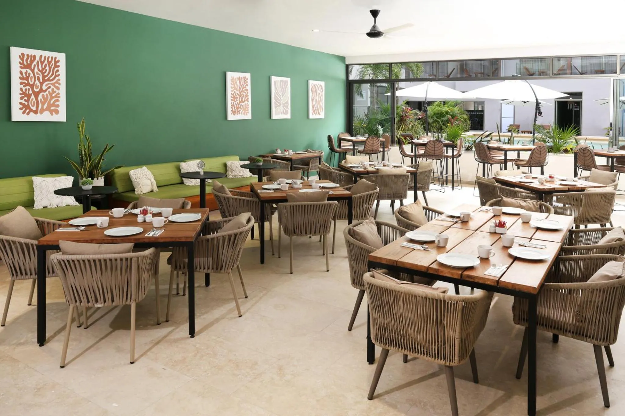 Restaurant/places to eat in Holiday Inn Tulum by IHG