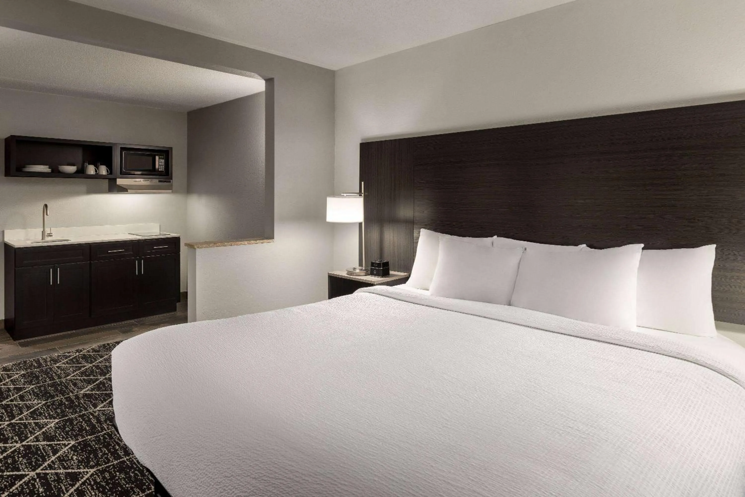 Photo of the whole room, Bed in The George NY