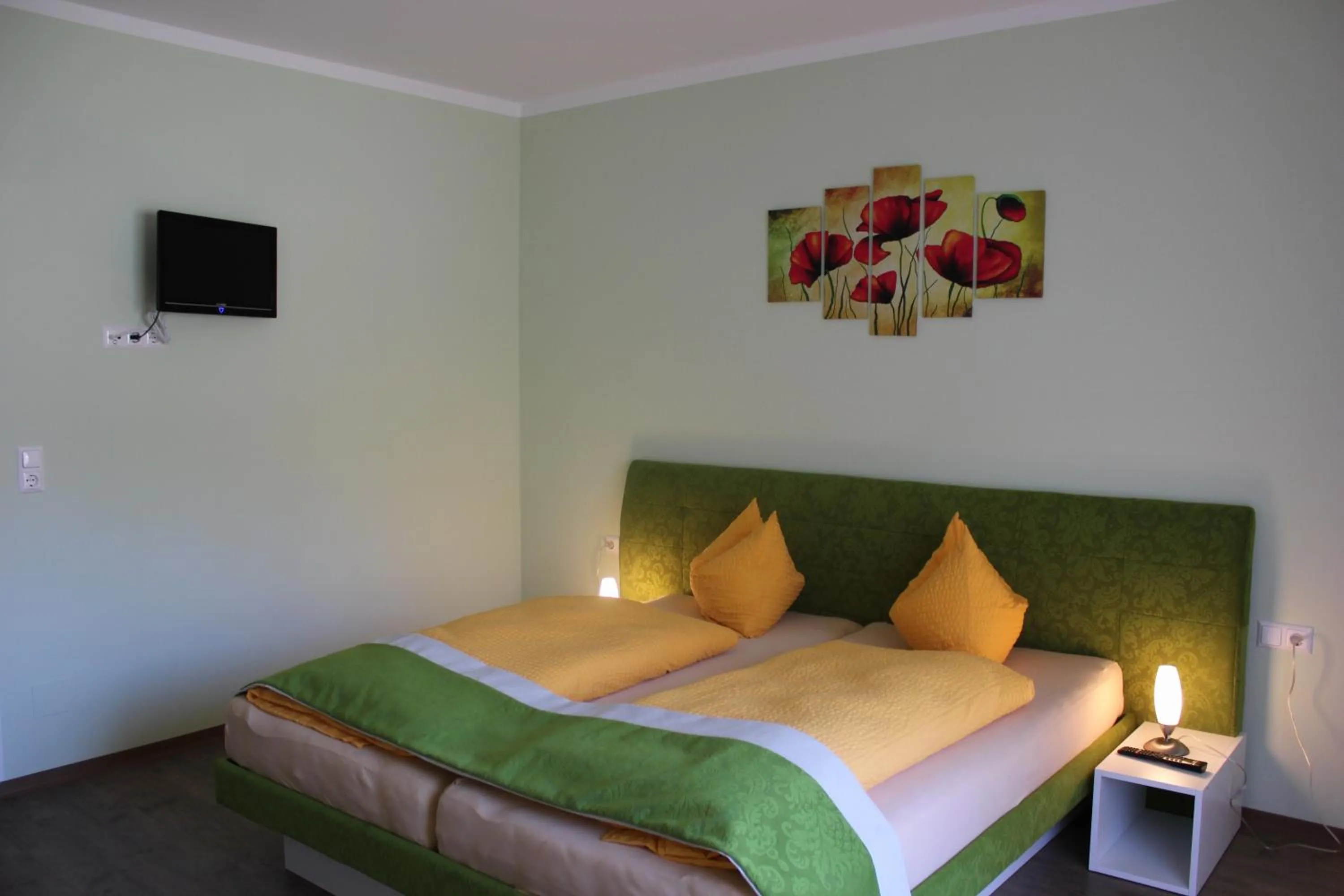 Bed in Gasthof zum Mohrn