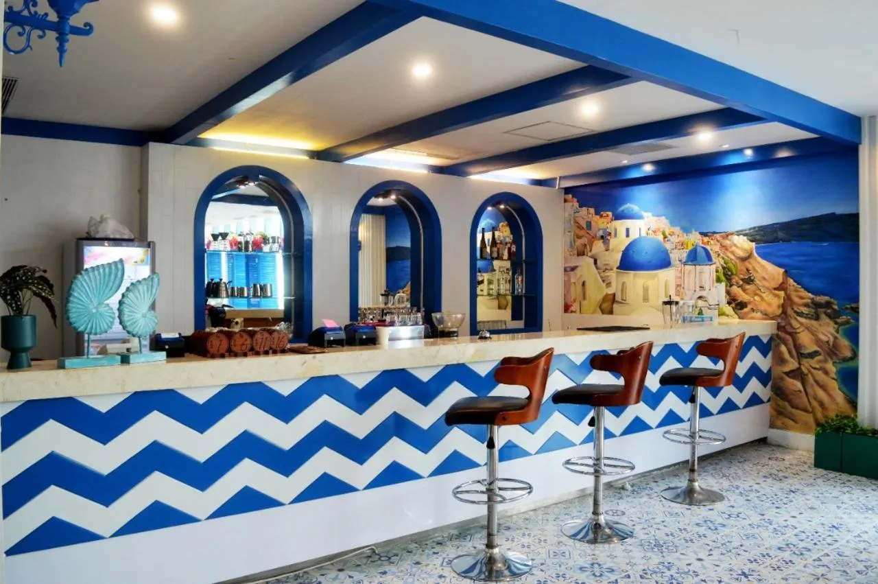 Restaurant/places to eat in Cavinton Hotel Malioboro Yogyakarta