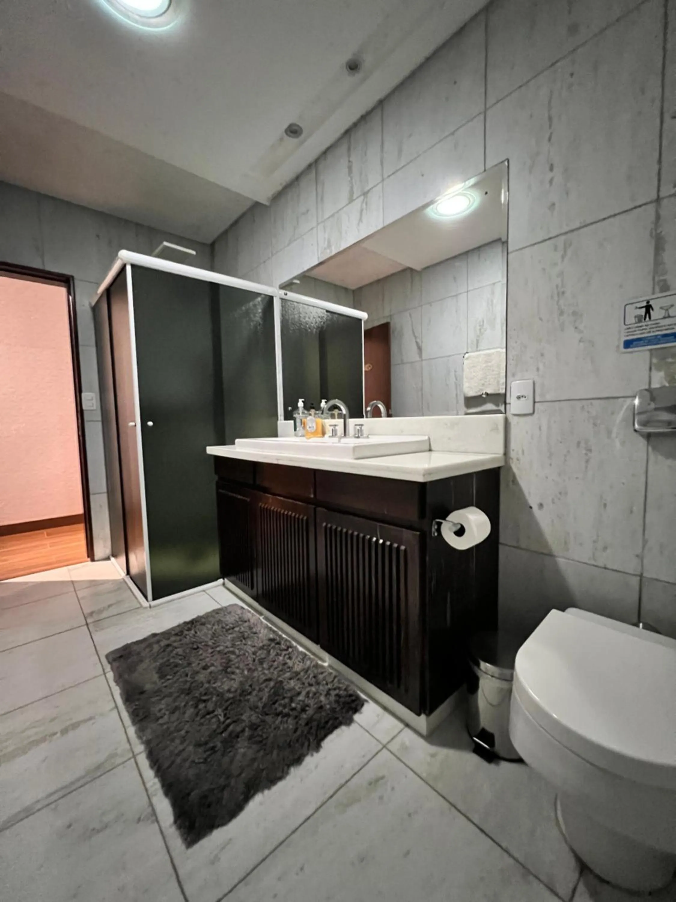 Toilet in Pousada Central Jaraguá