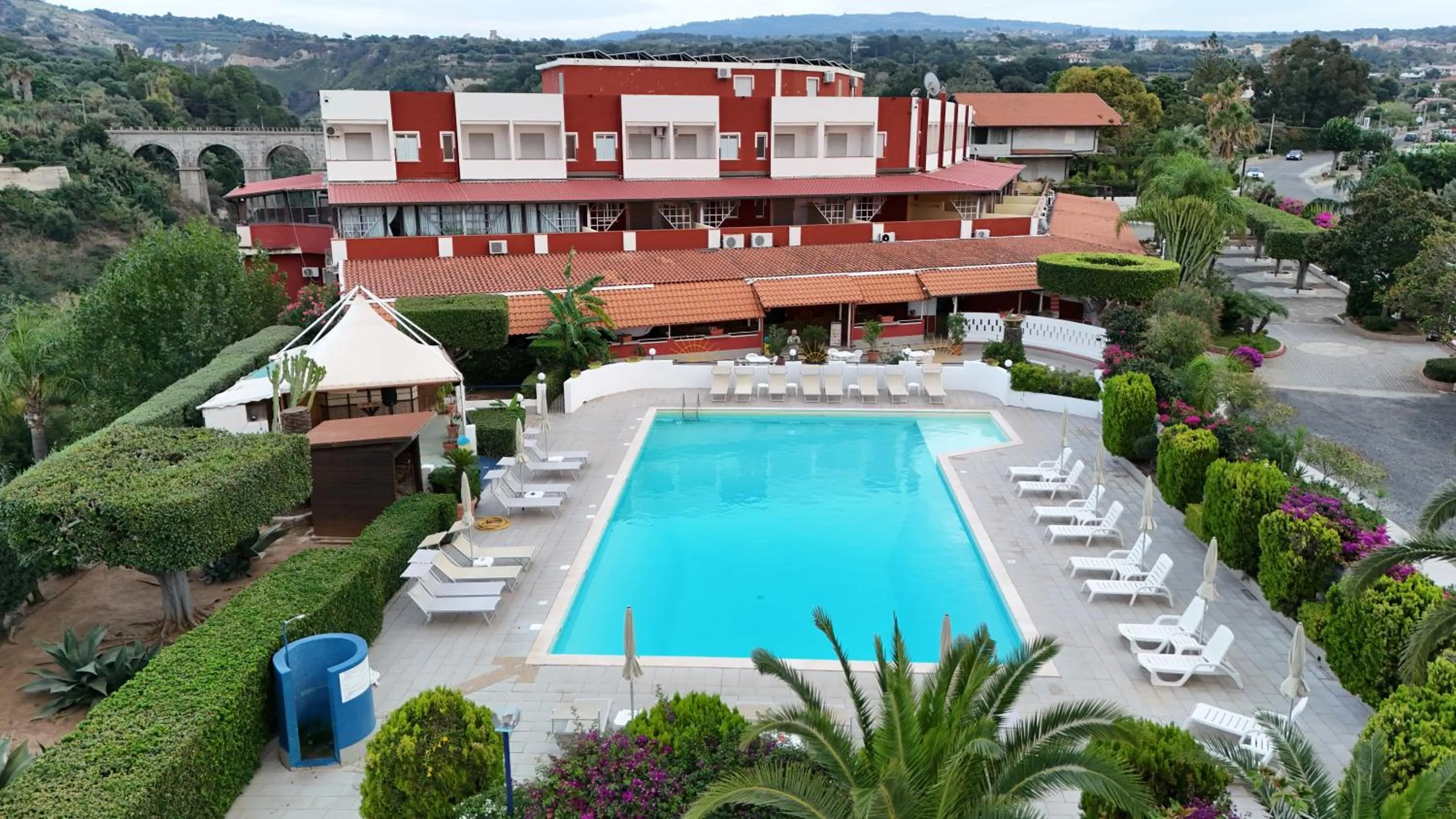 Property building in Residence Hotel Felix