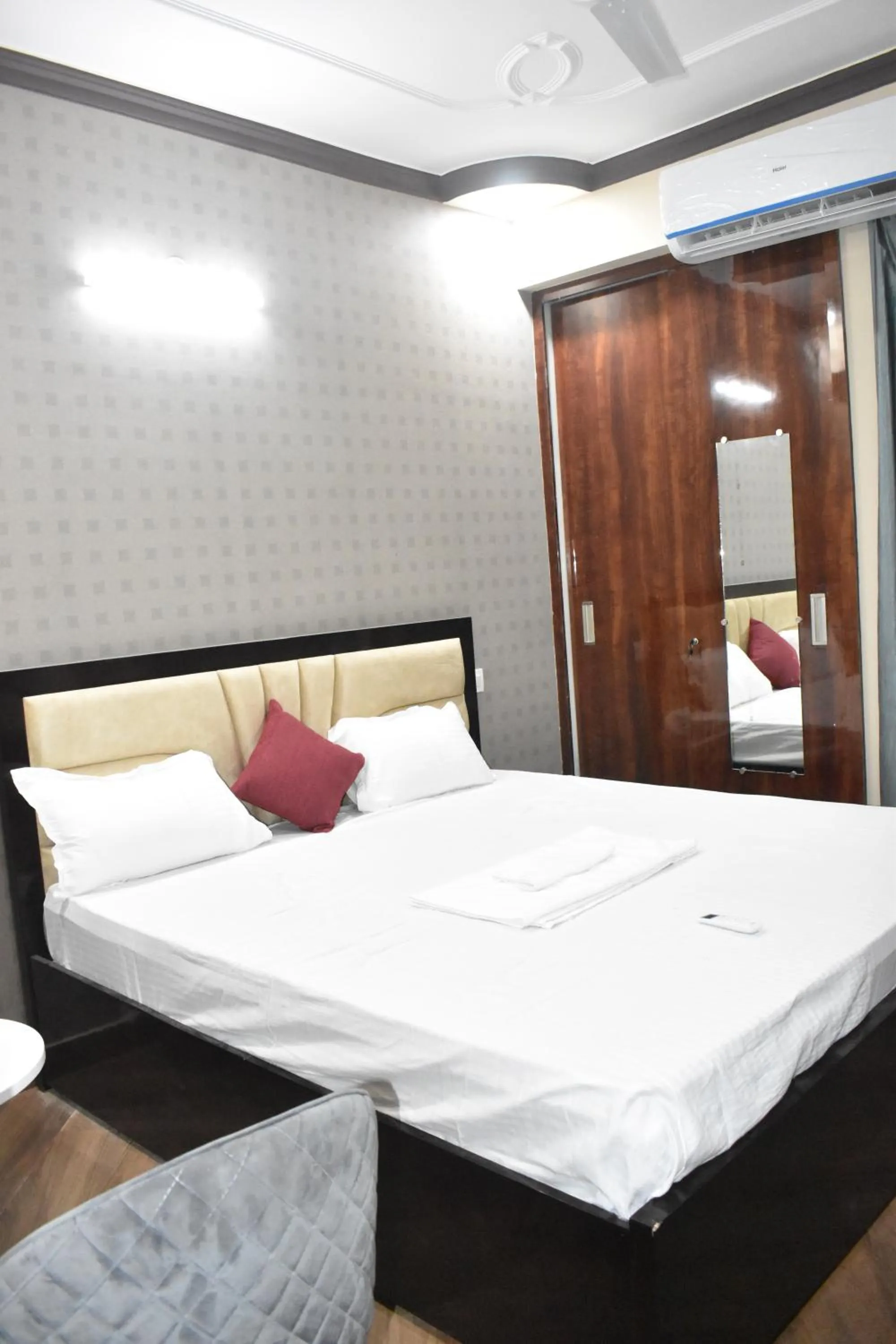 Bedroom in Hotel Lilac Doors