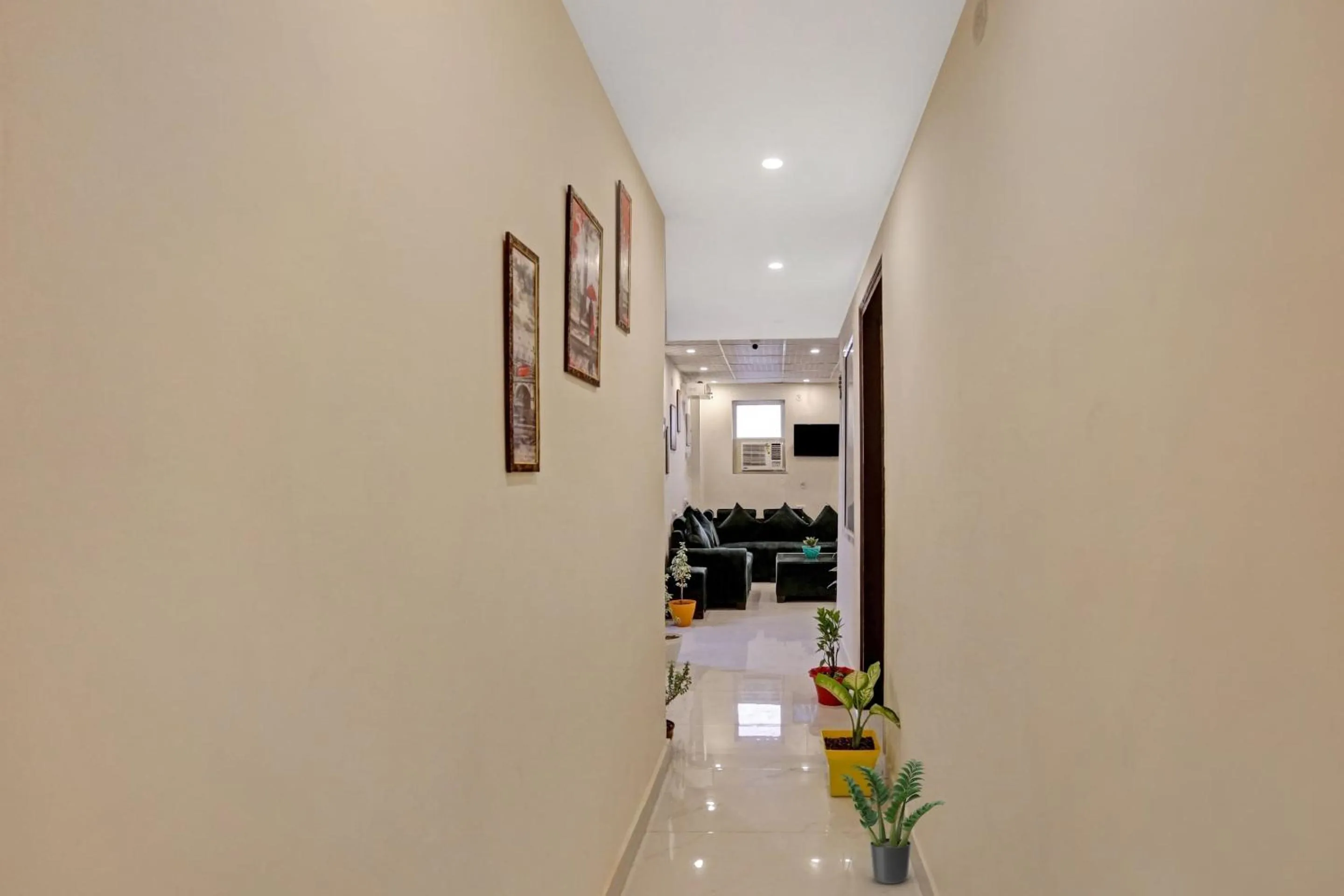 Lobby or reception in Hotel O Luxury Inn