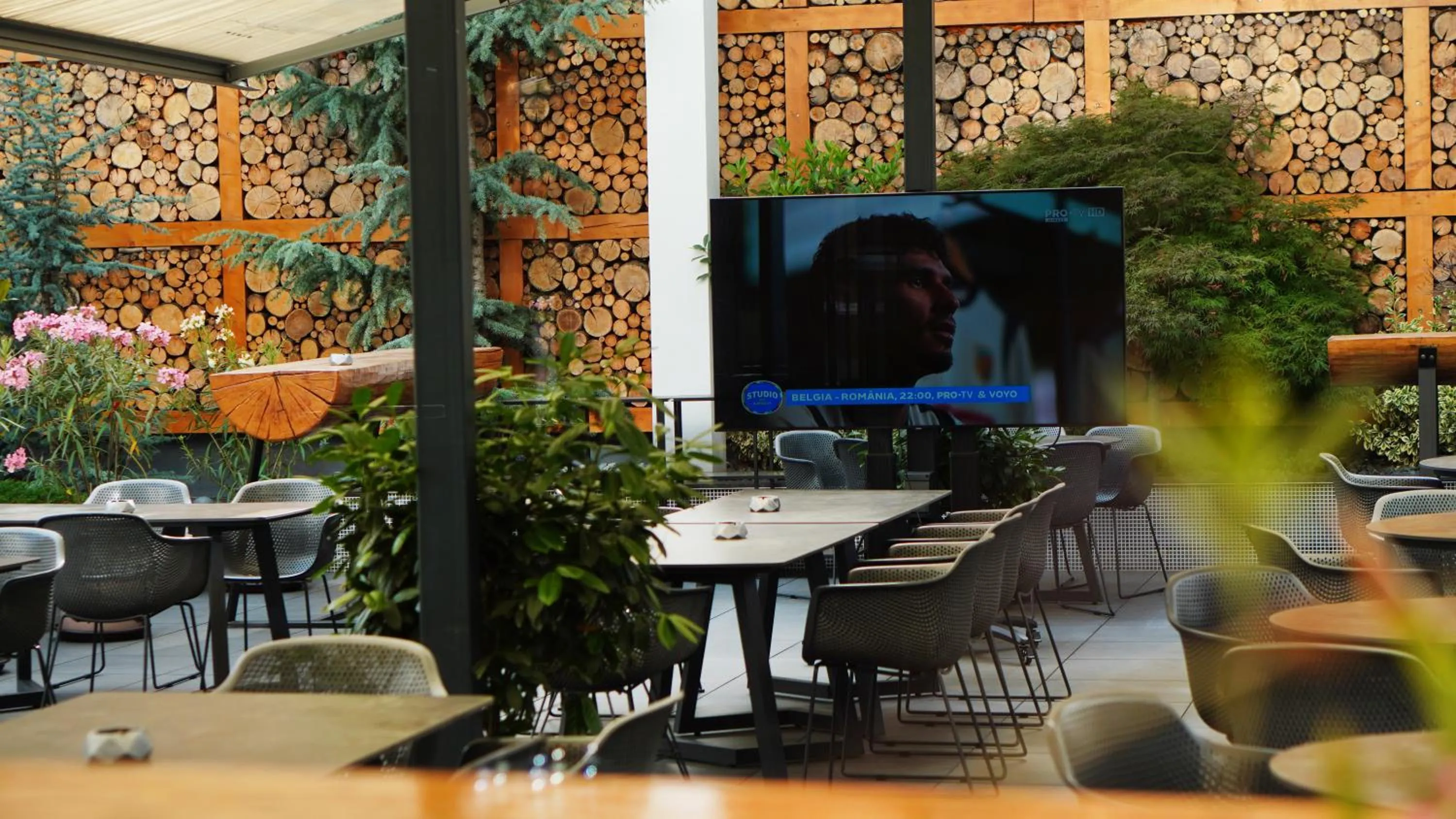 Patio in Aniroc Signature Hotel