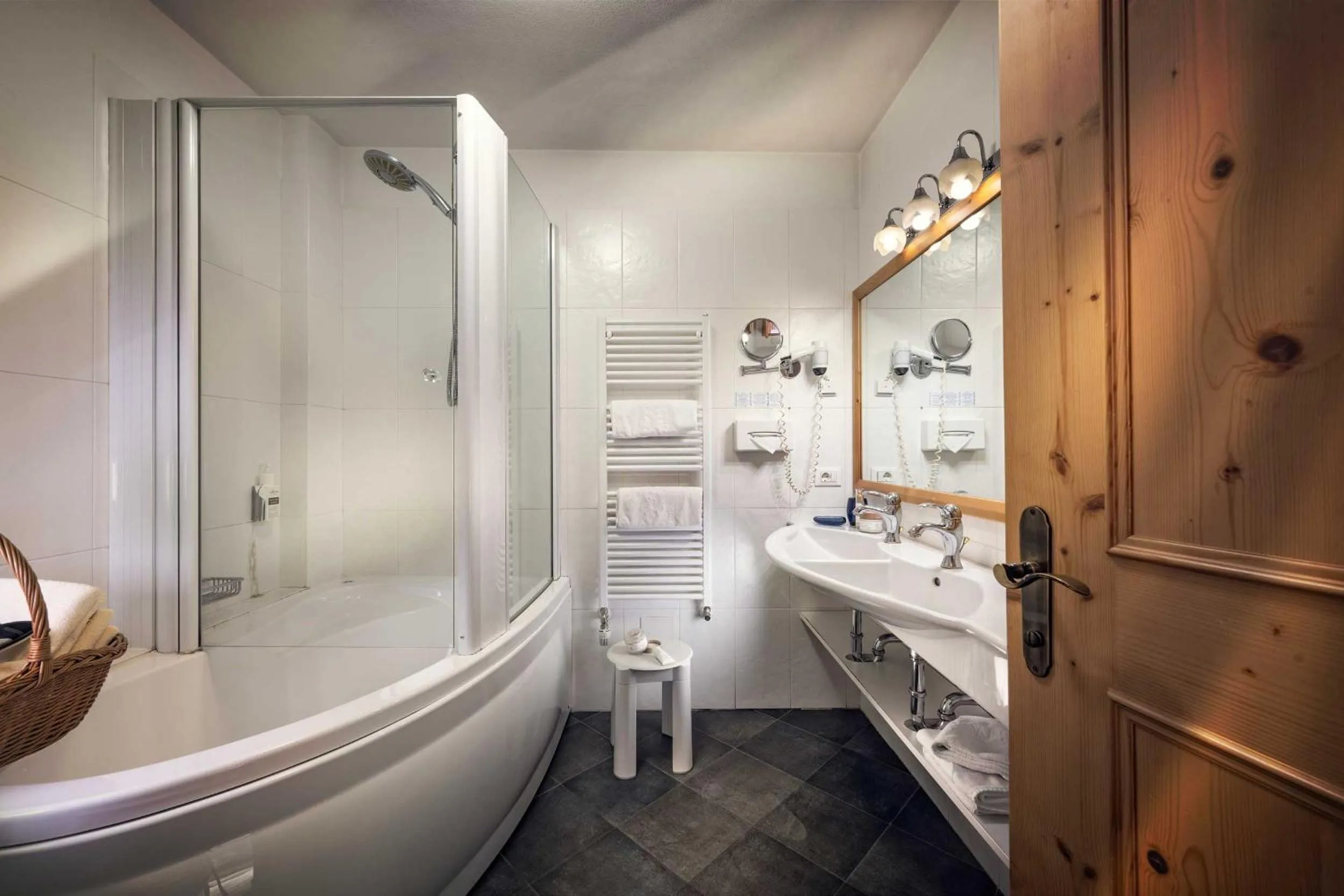 Bathroom in Hotel Alte Mühle 4 Stelle